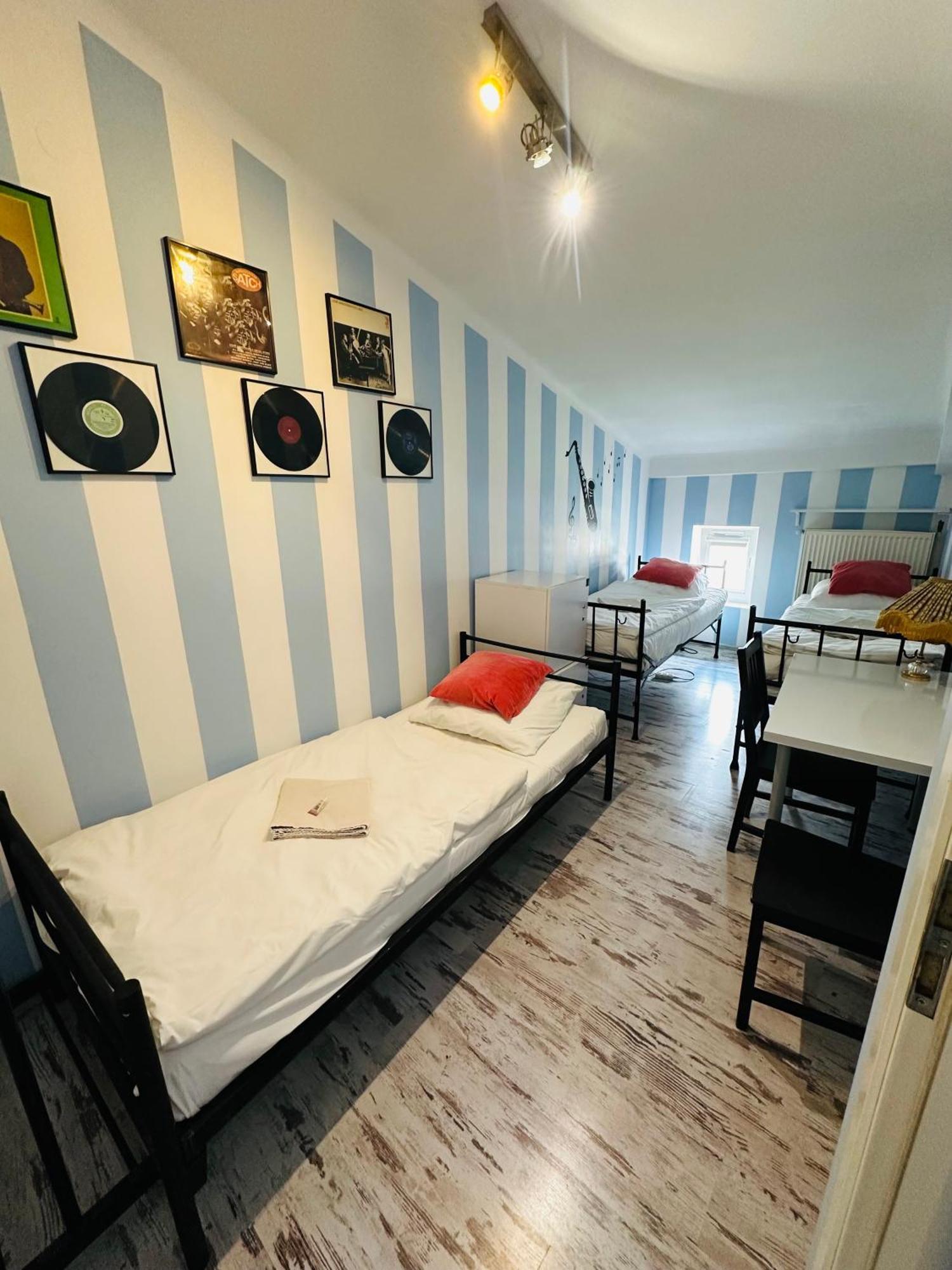 Triple Room,1679618730:JPEG