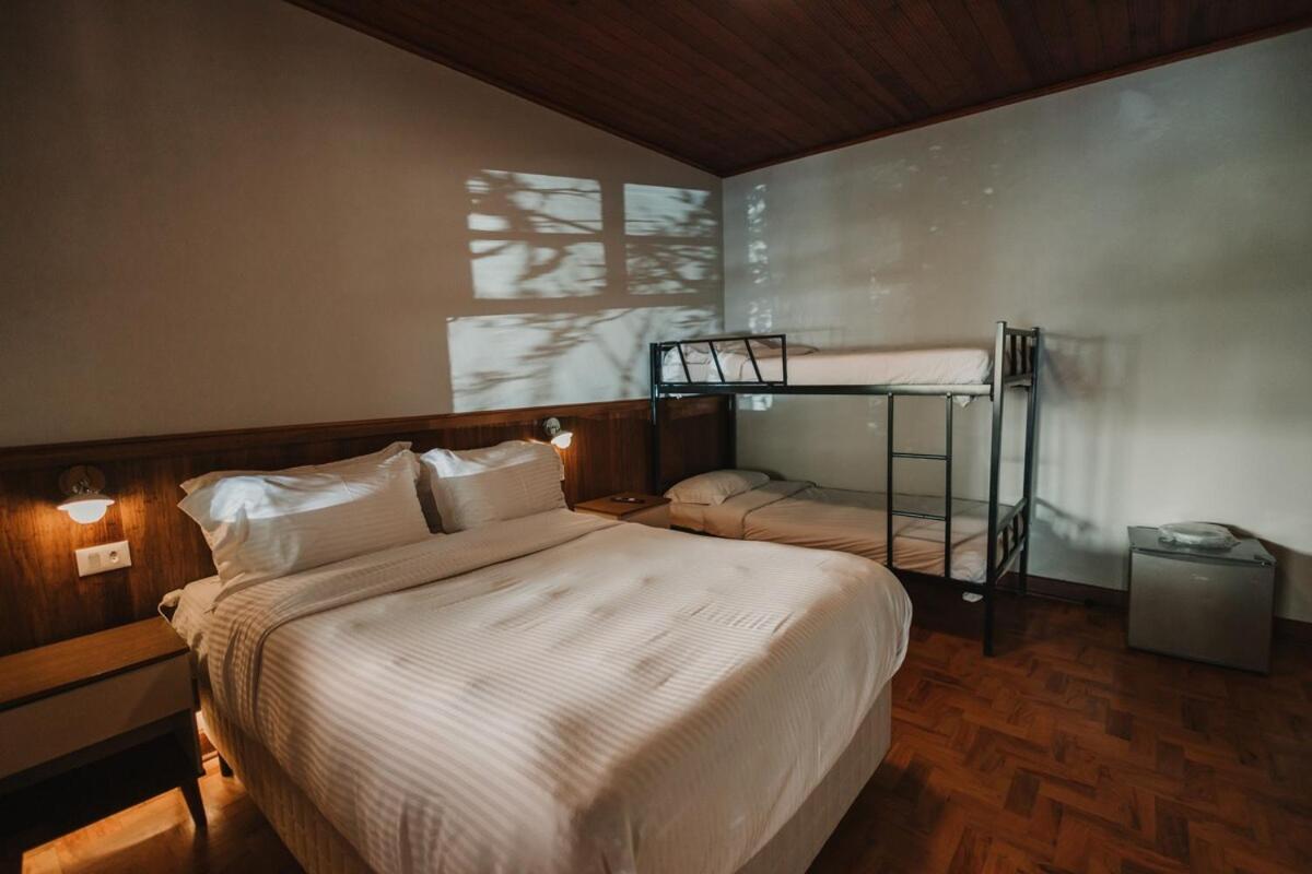 Quarto Quádruplo com Terraço