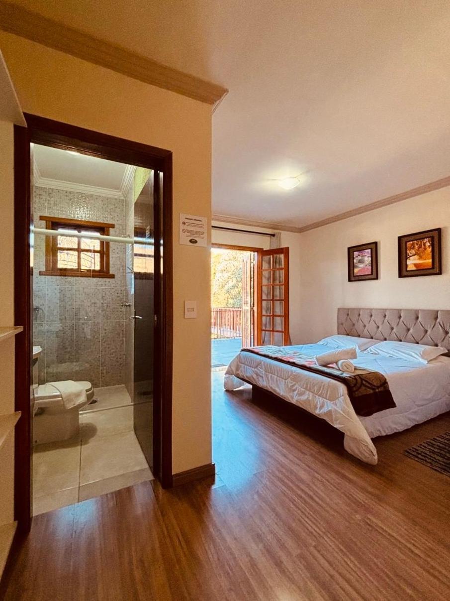 Quarto Quádruplo com Banheiro