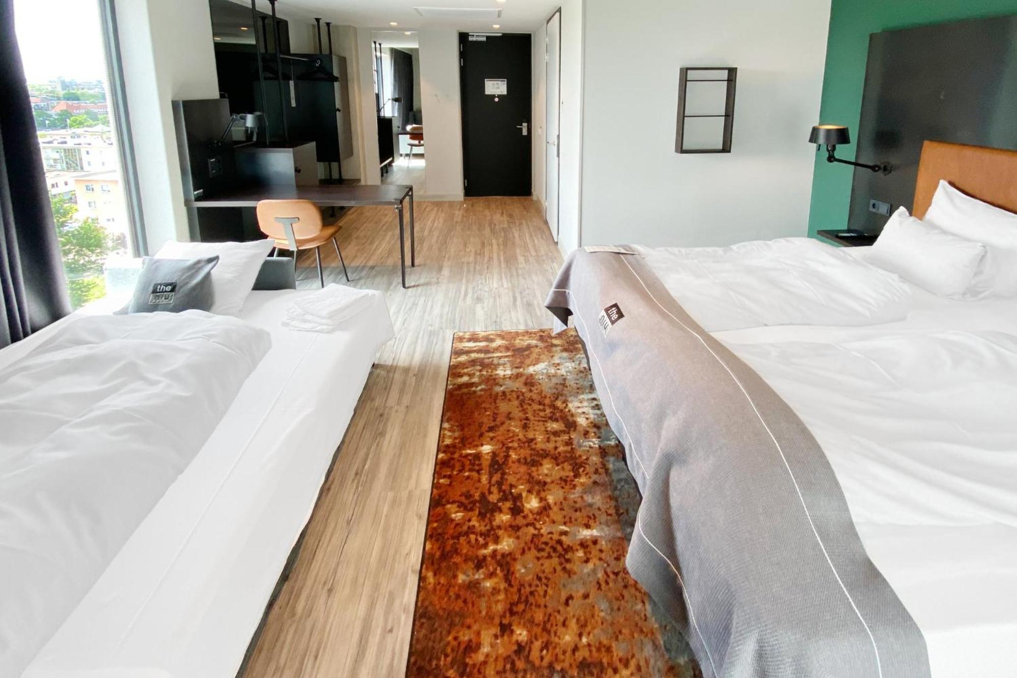 Premium Queen Room Sofa Bed Harbour View