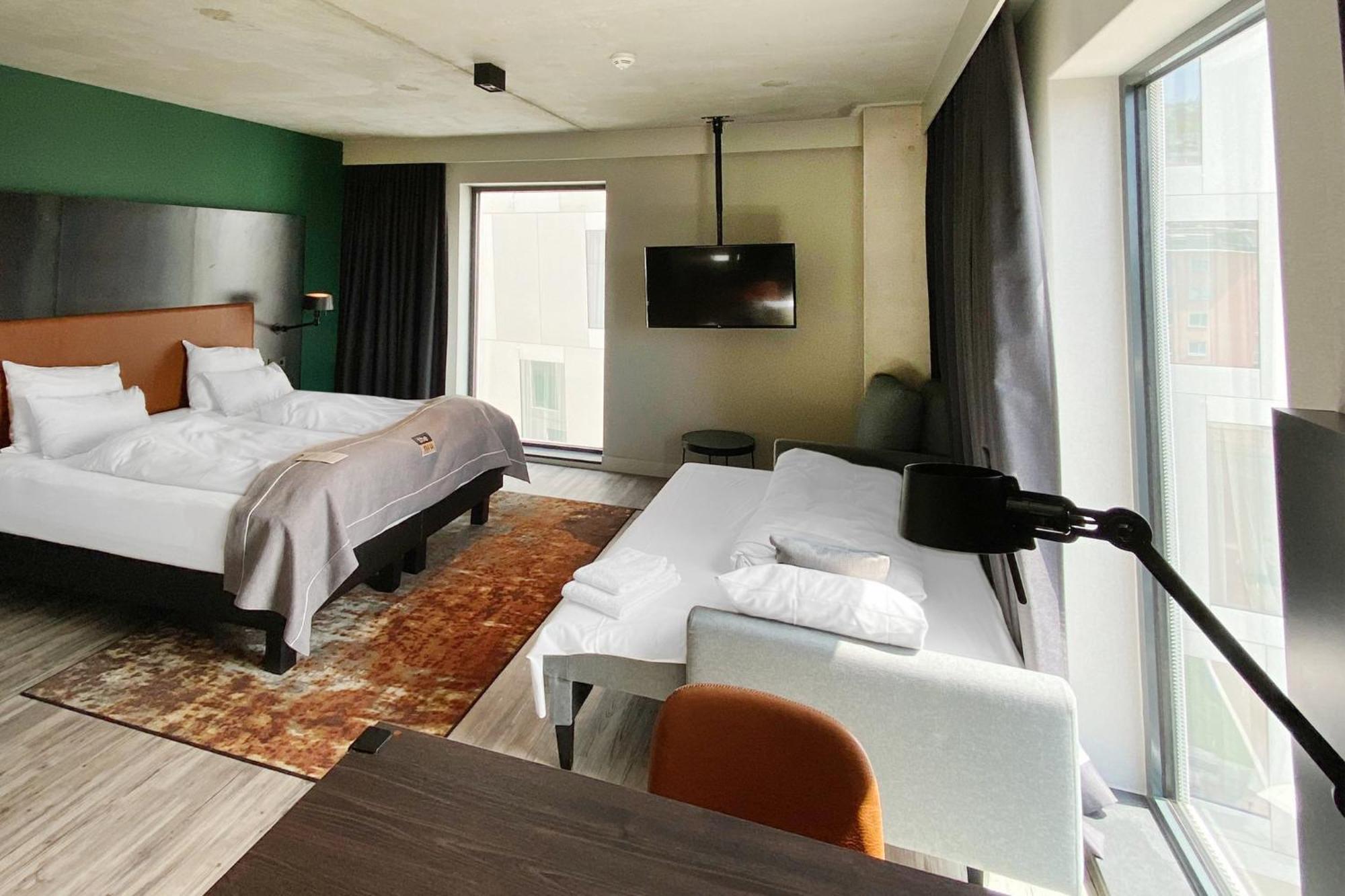Premium Queen Room Sofa Bed Harbour View