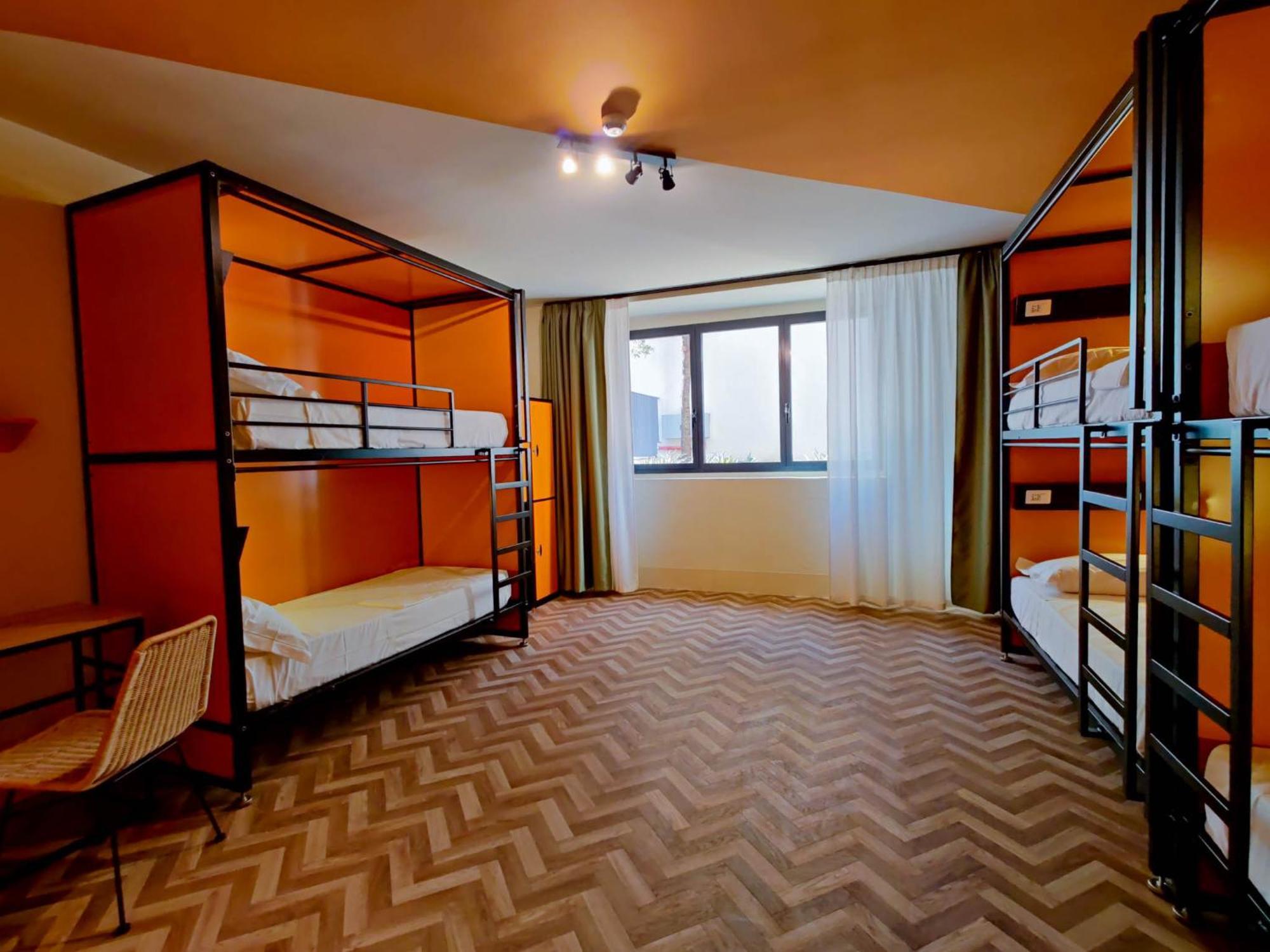 Bed 6-Bed Female Dormitory Room,1669092096:JPEG