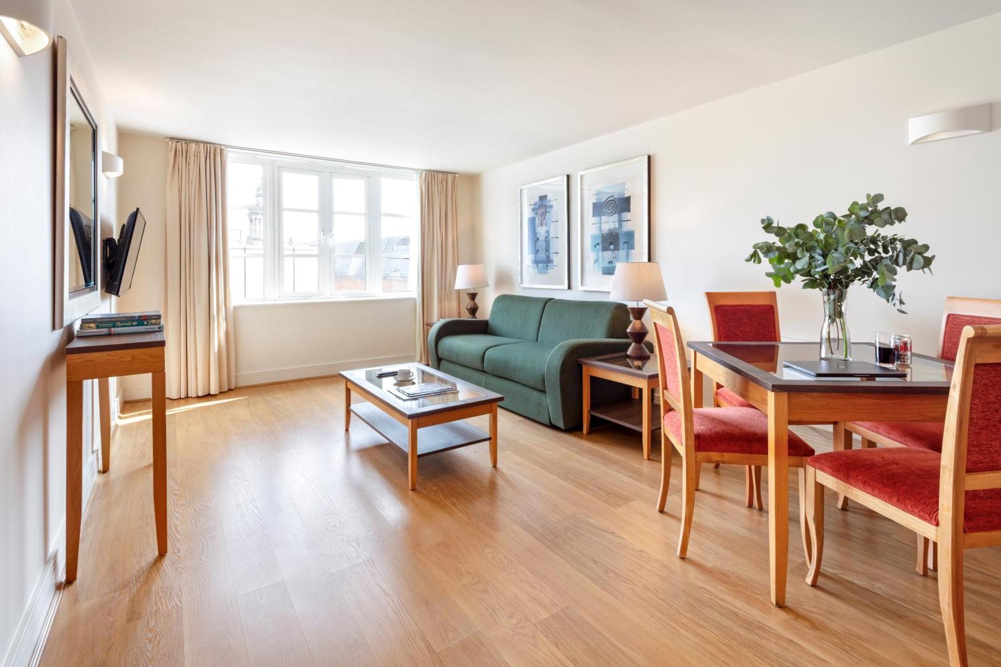One-Bedroom Apartment Sofa Bed,1683806137:JPEG