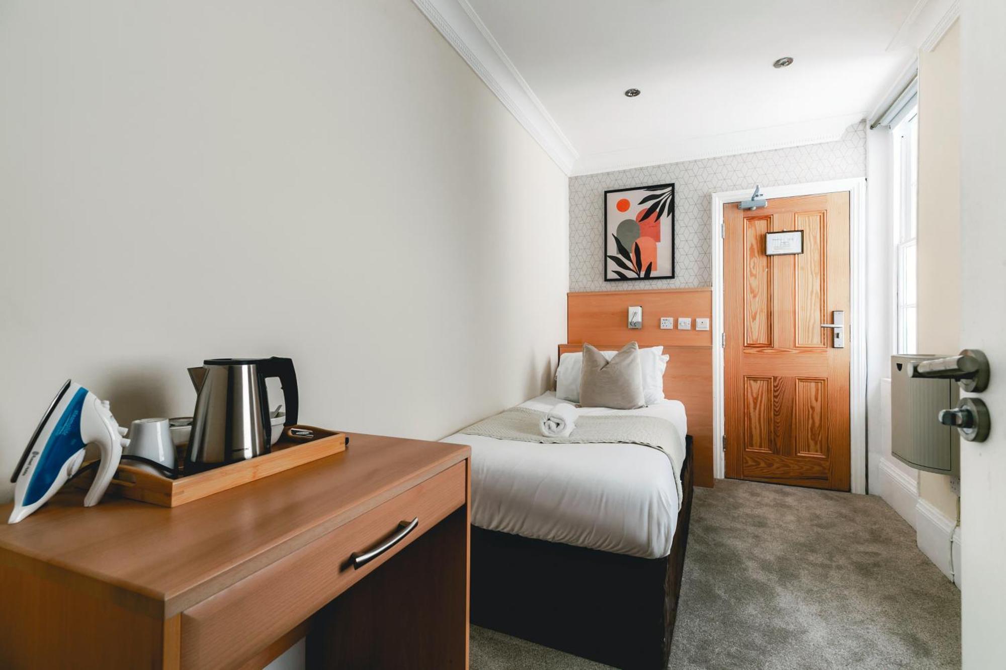Single Room,1684378799:JPEG
