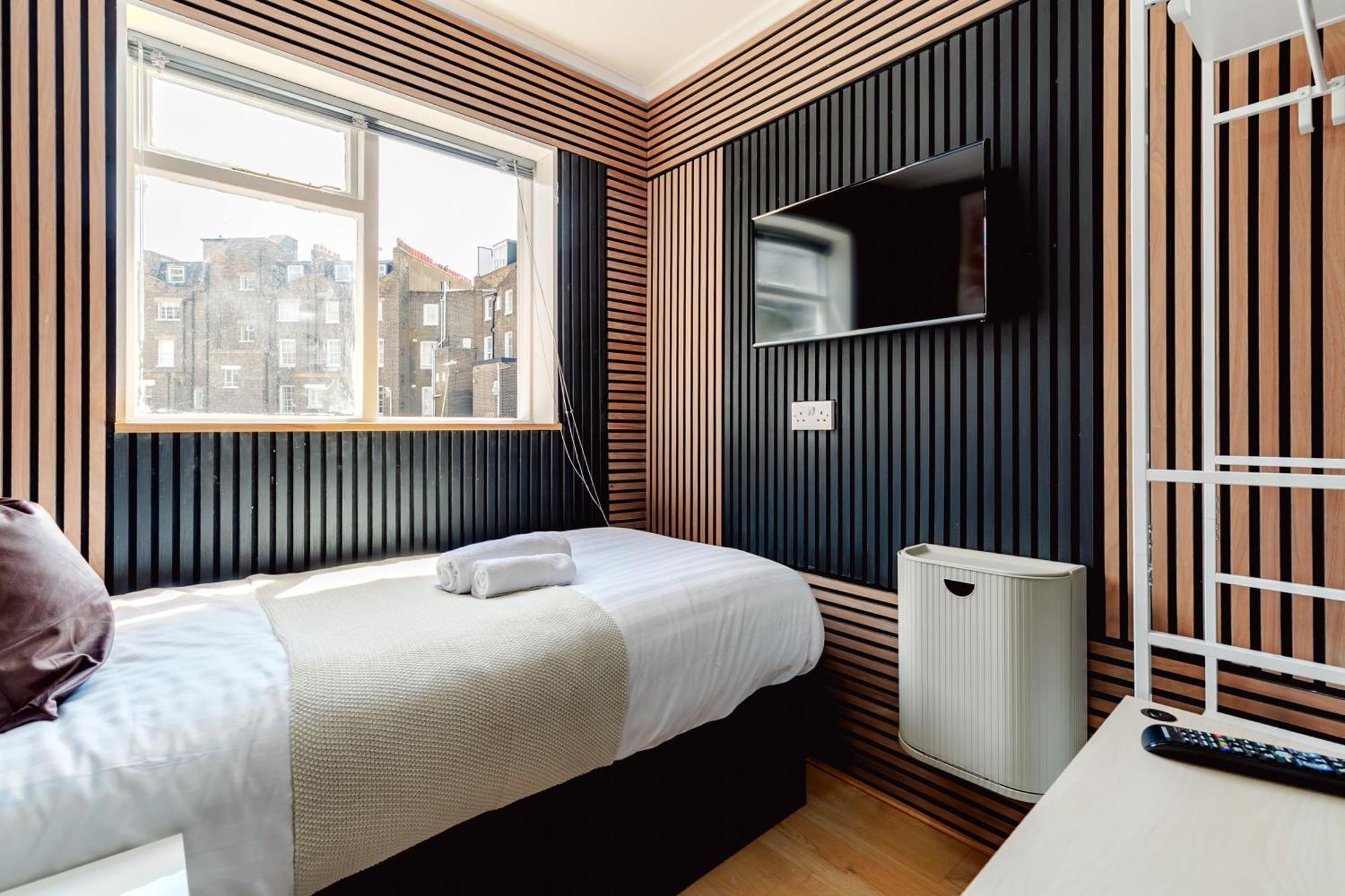 Single Room,1684378921:JPEG