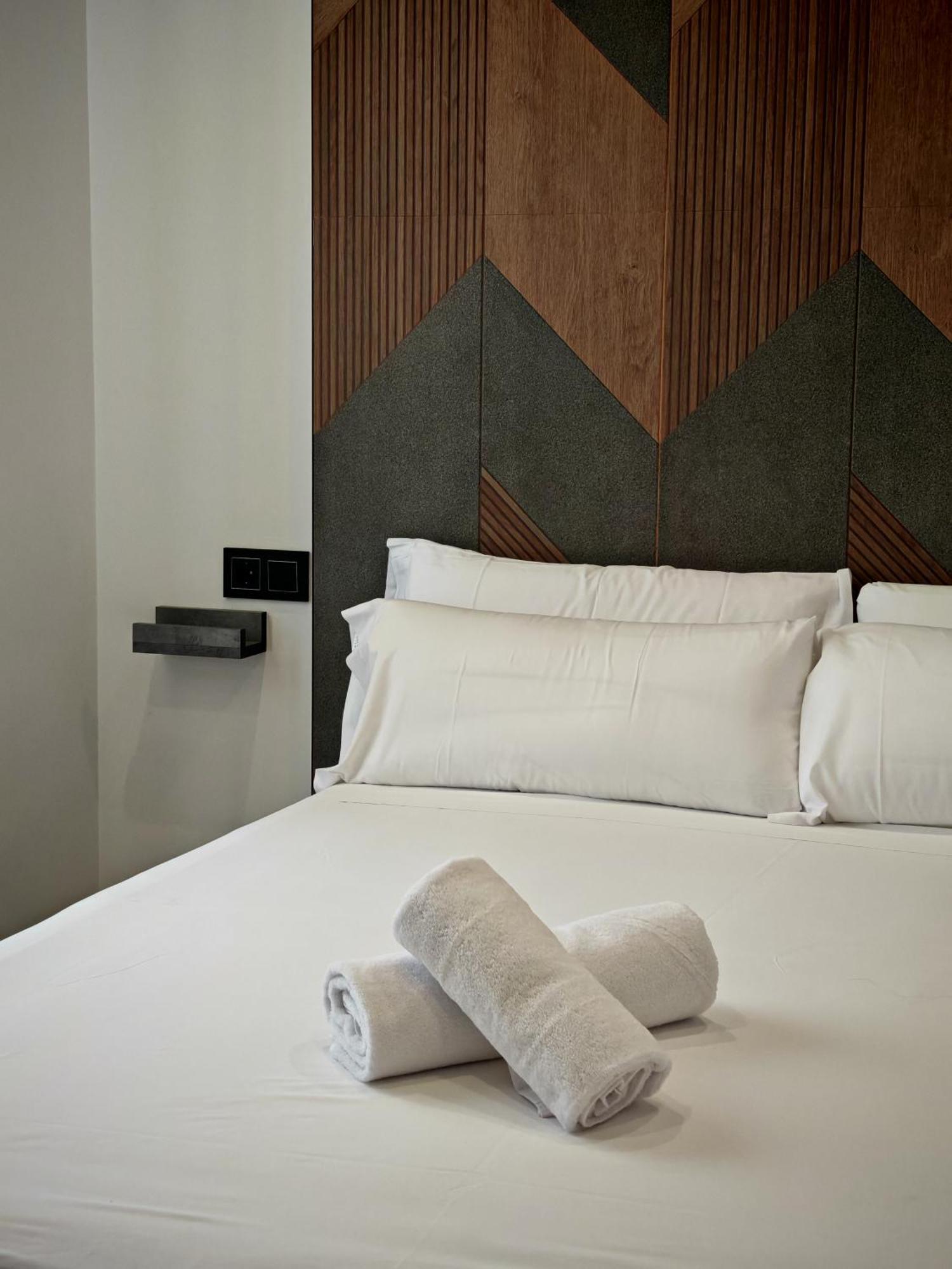 Standard Double Room,1685055431:JPEG