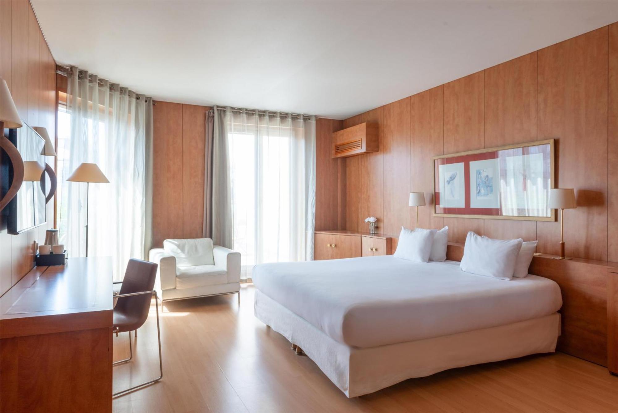 Deluxe King Room,1685059453:JPEG