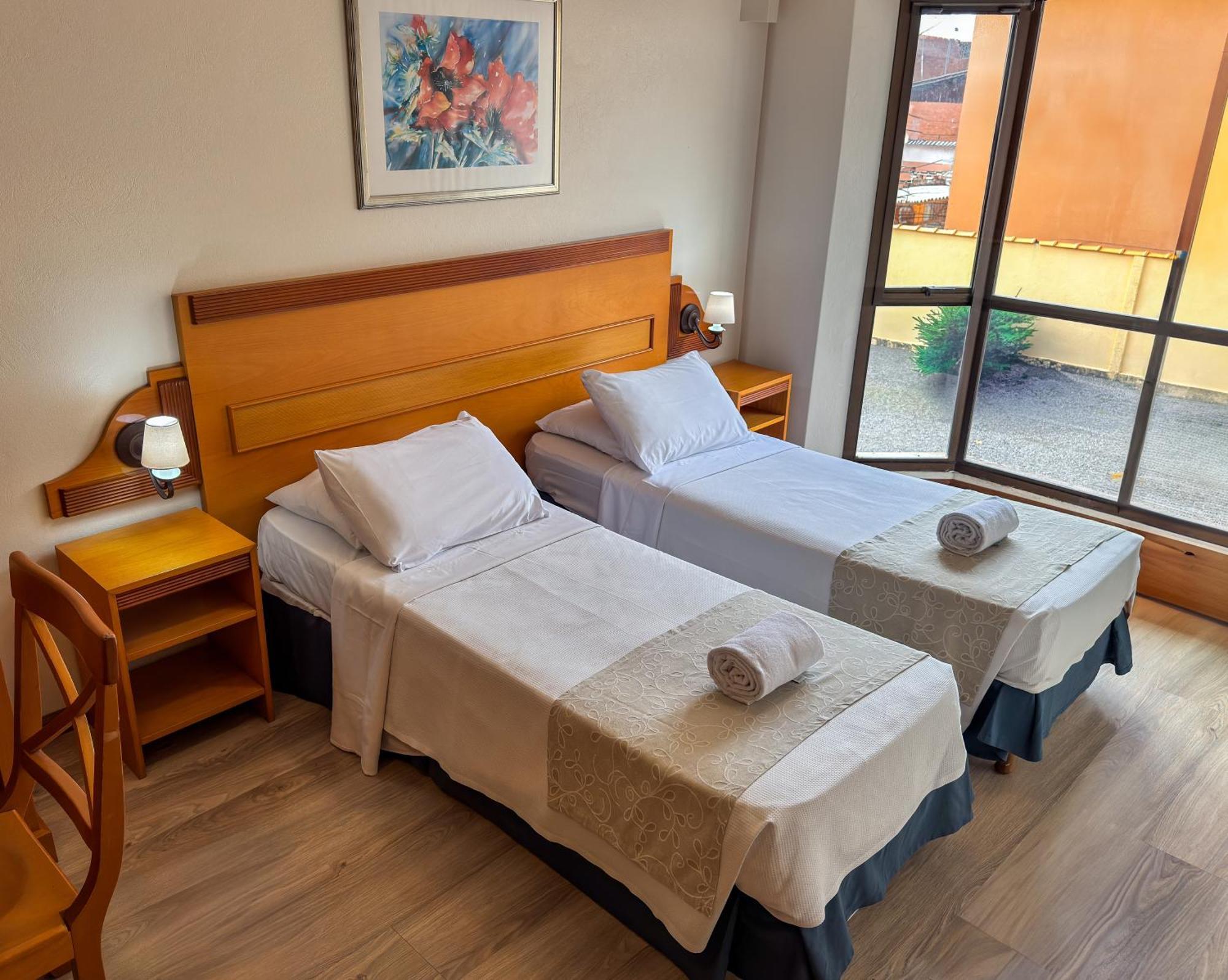 Luxo quádruplo quarto com 2 dormitórios e 1 banheiro,1685065499:JPEG
