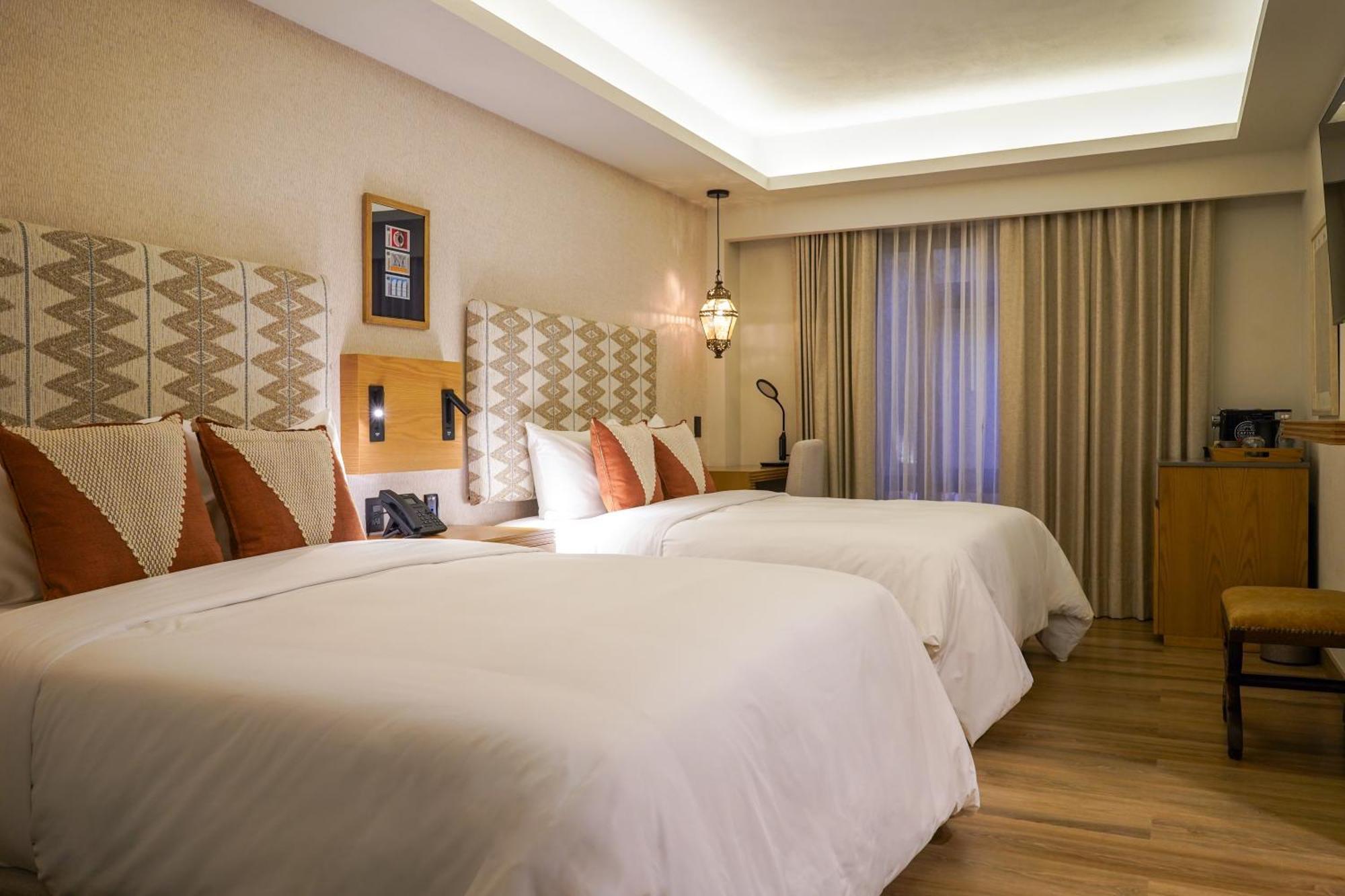 Deluxe Double Room,1686414301:JPEG