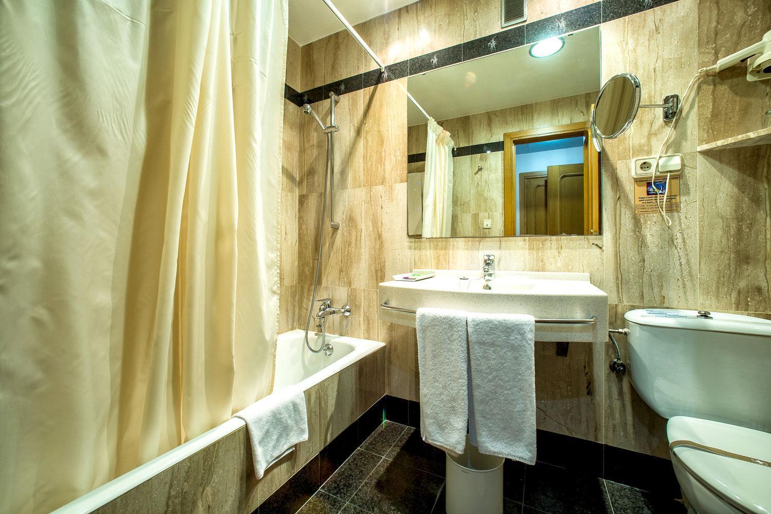 Superior Triple Room,1431806821:JPEG