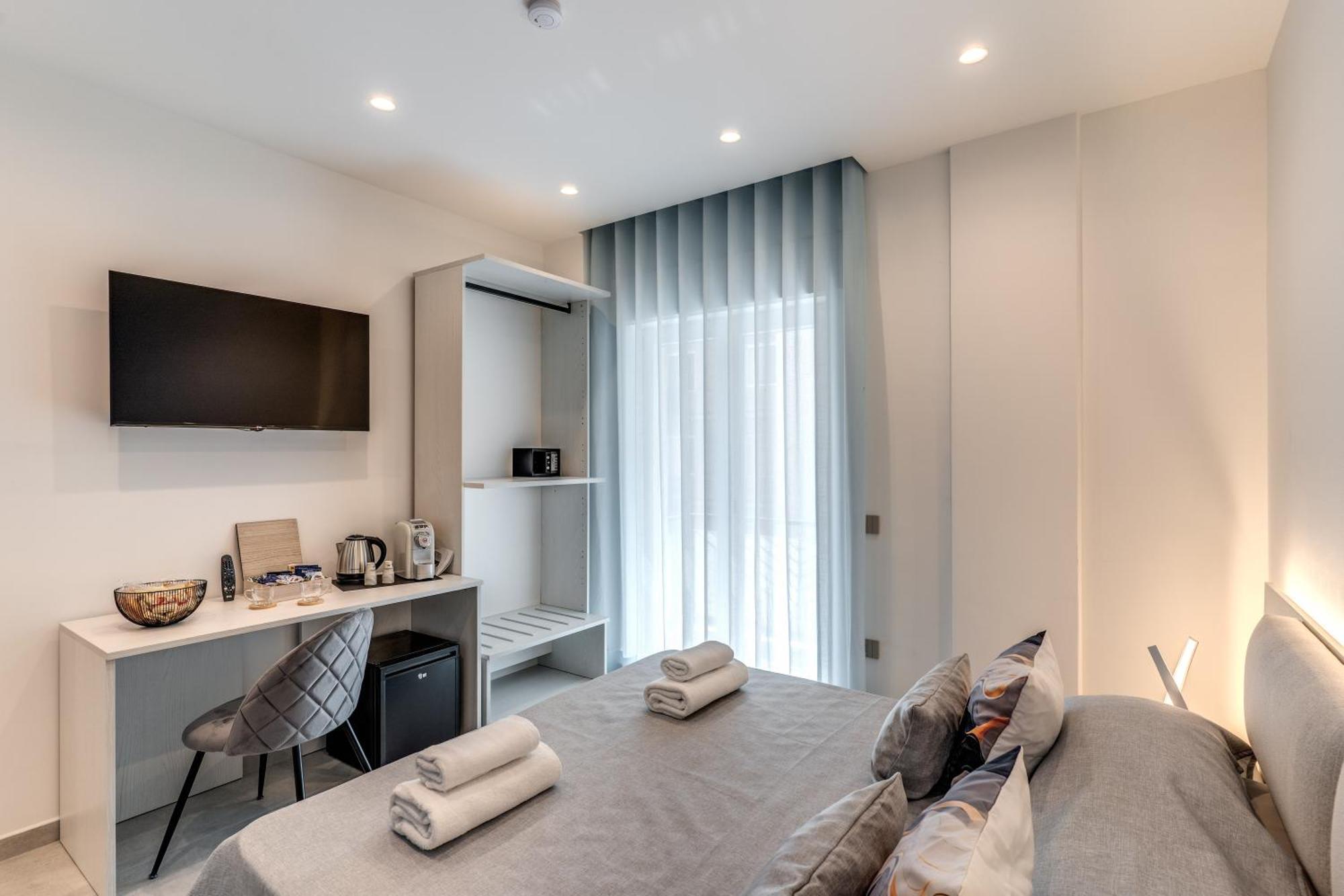 Double Room,1686506764:JPEG