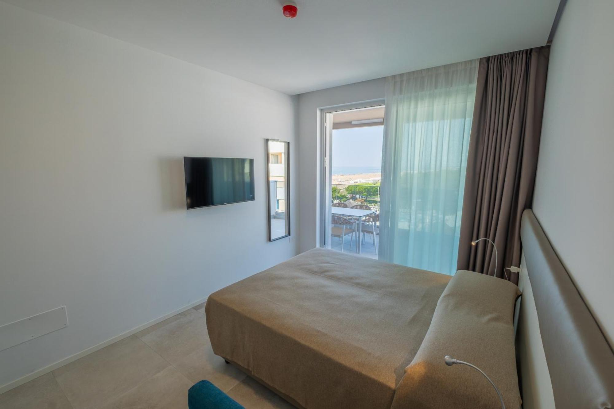Superior One-Bedroom Apartment Balcony