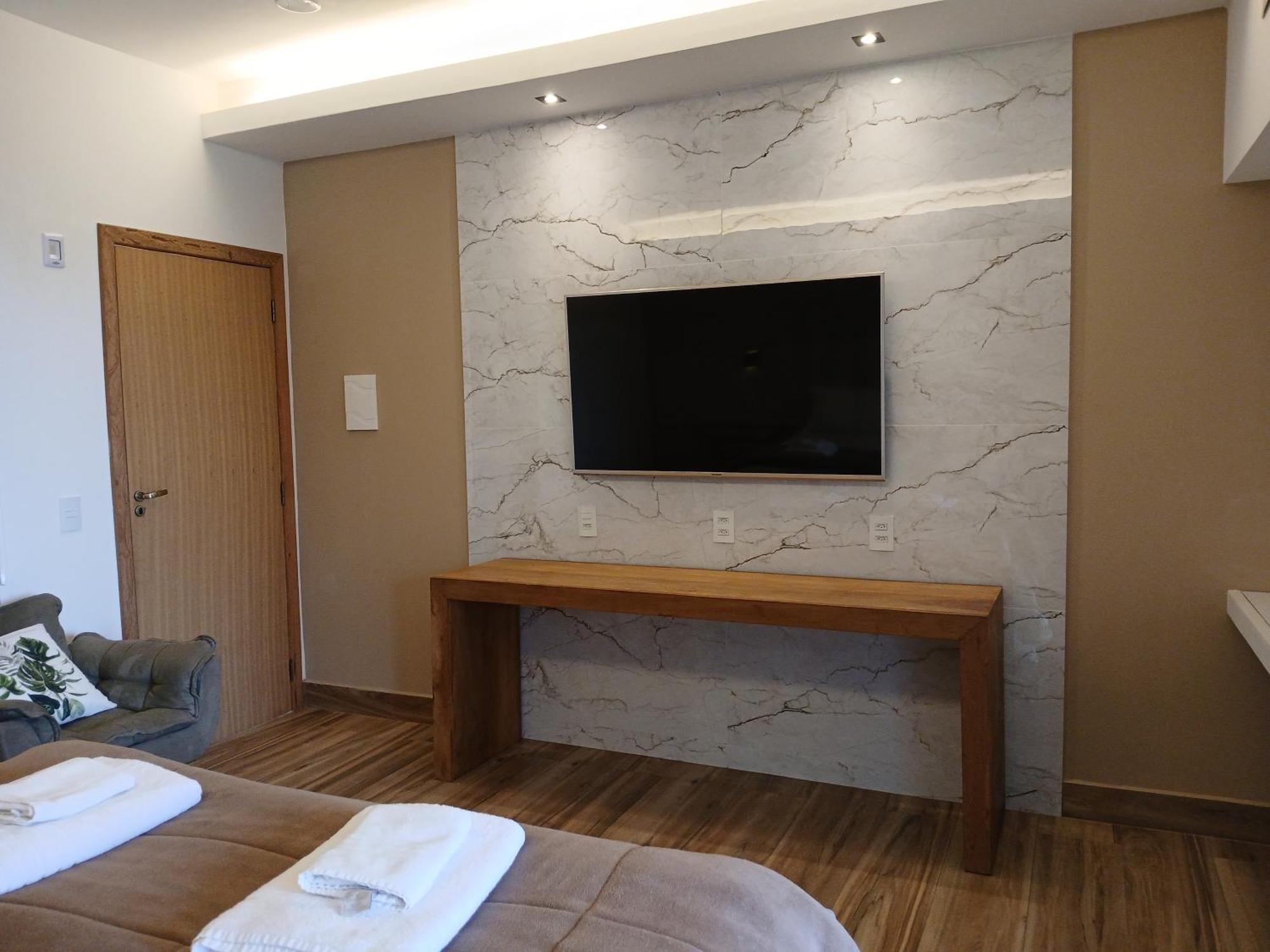 Deluxe Double Room Bath,1688824407:JPEG