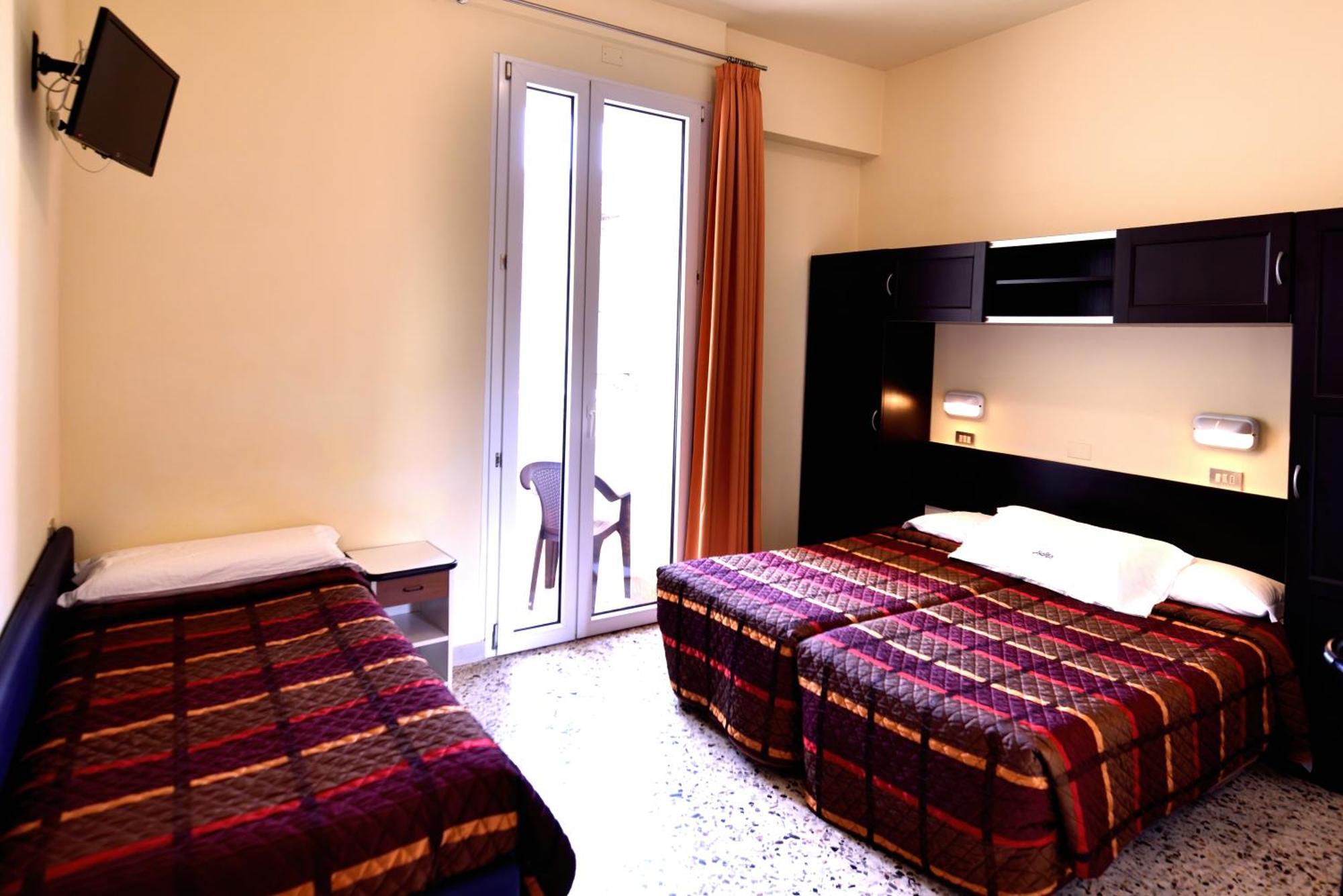 Comfort Triple Room