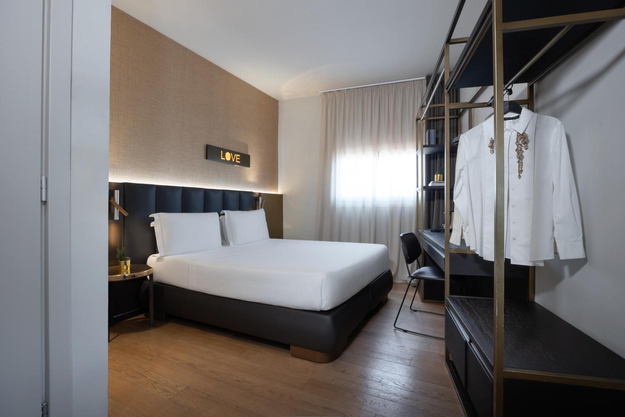 Deluxe Double Room,1689822925:JPEG
