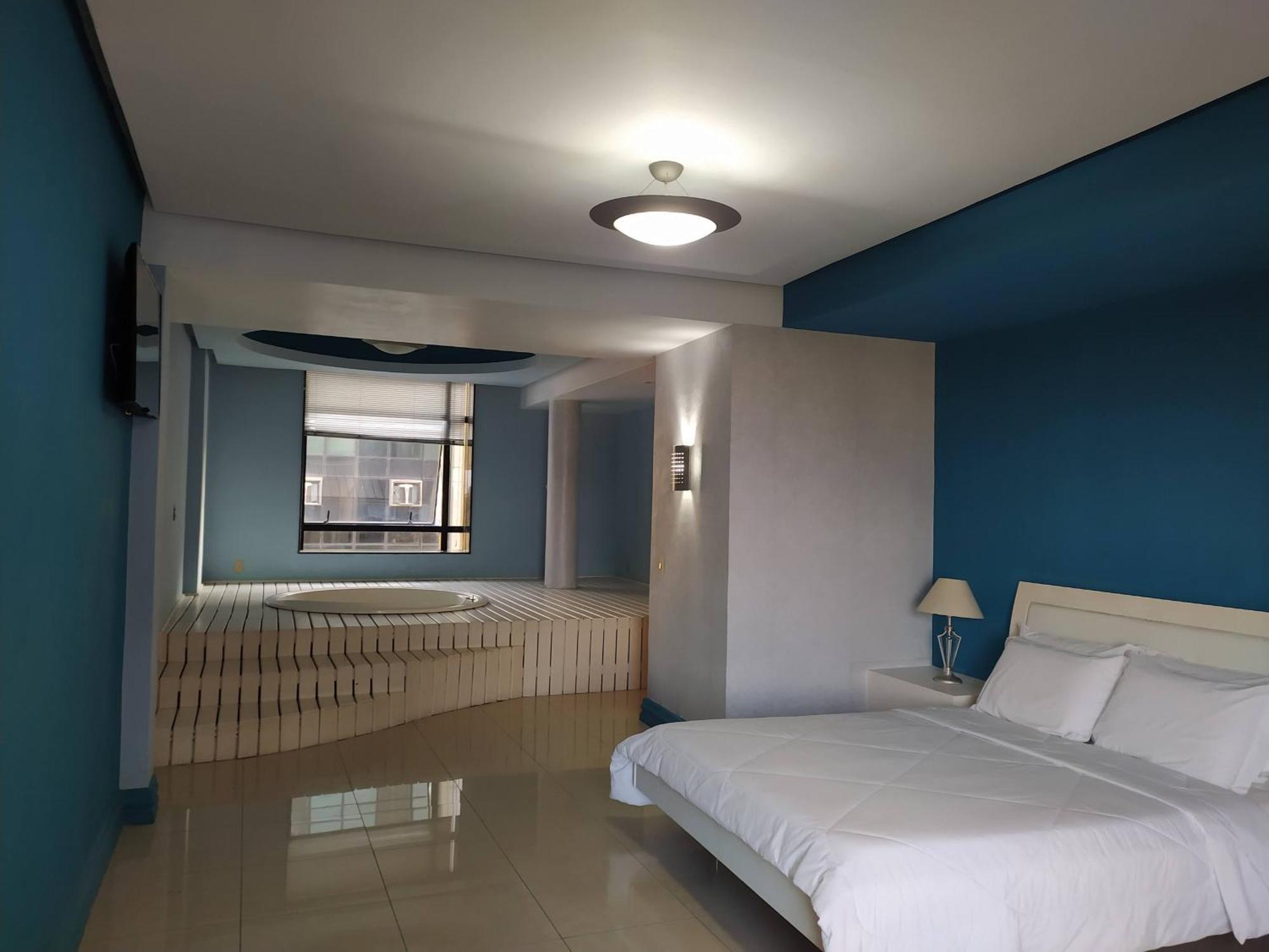 Suite Spa Bath,1689836210:JPEG