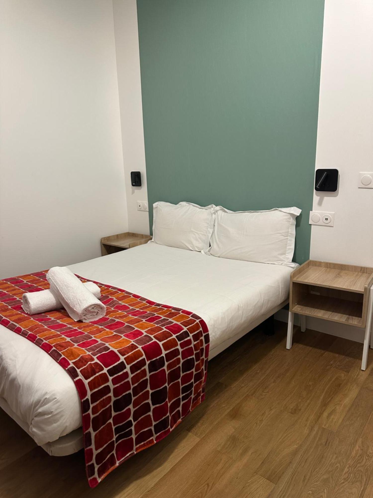 Deluxe Room,1689838834:JPEG