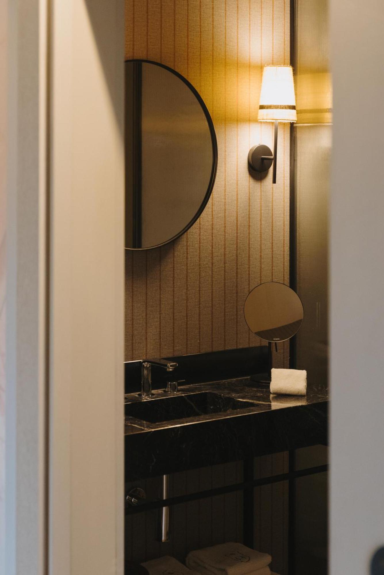 Classic Room,1563818728:JPEG