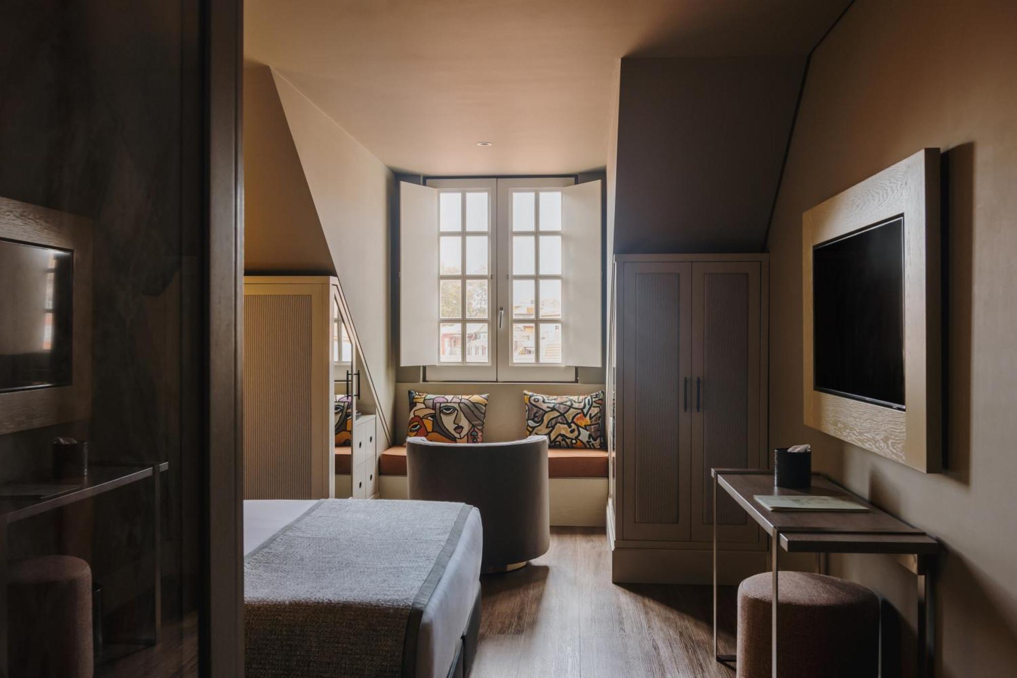 Superior Room,1689958922:JPEG