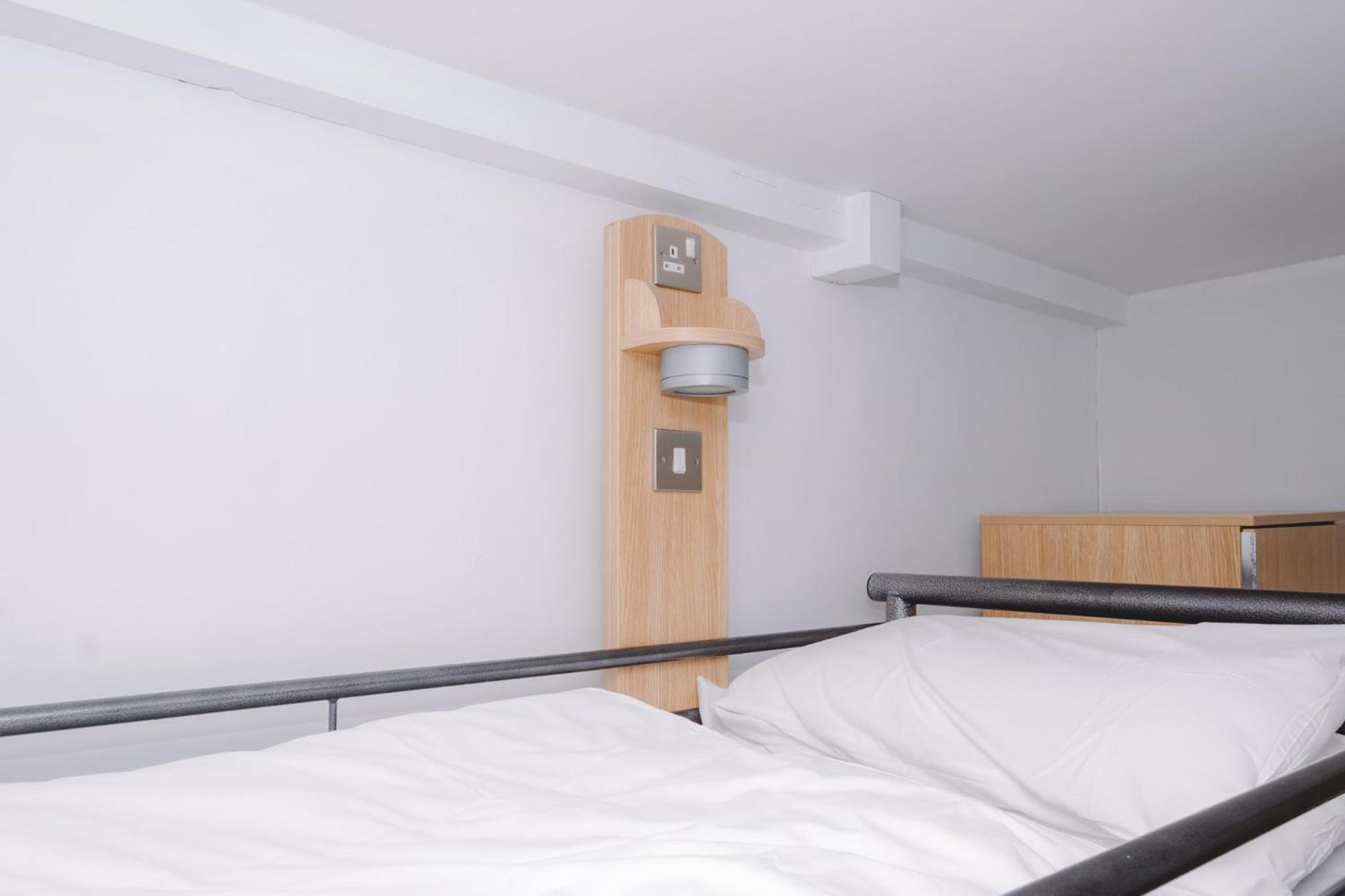 Bed 4-Bed Mixed Dormitory Room