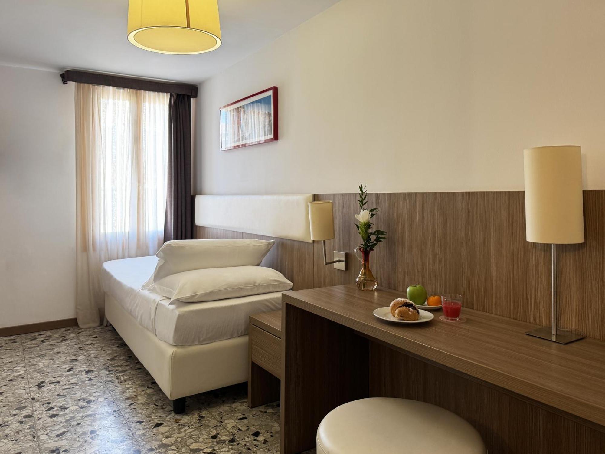 Single Room,1690932592:JPEG