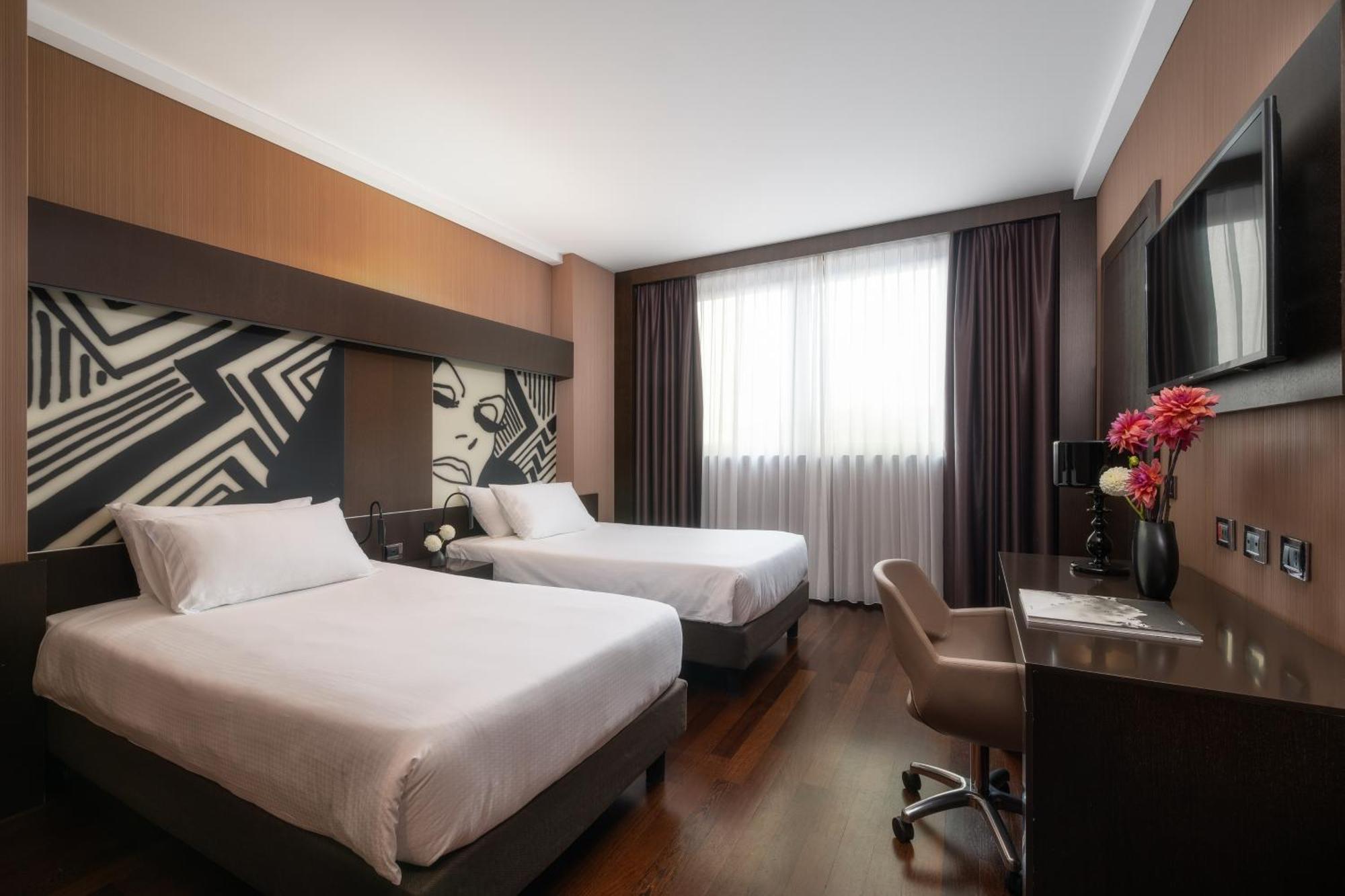 Standard Room Two Single Beds Accessible