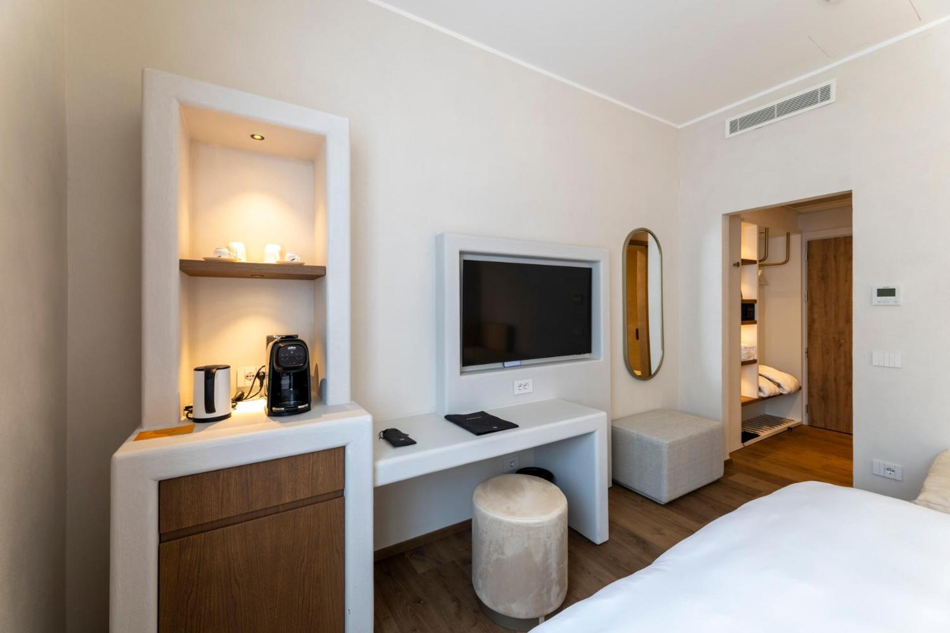 Deluxe Double or Twin Room,1690936126:JPEG