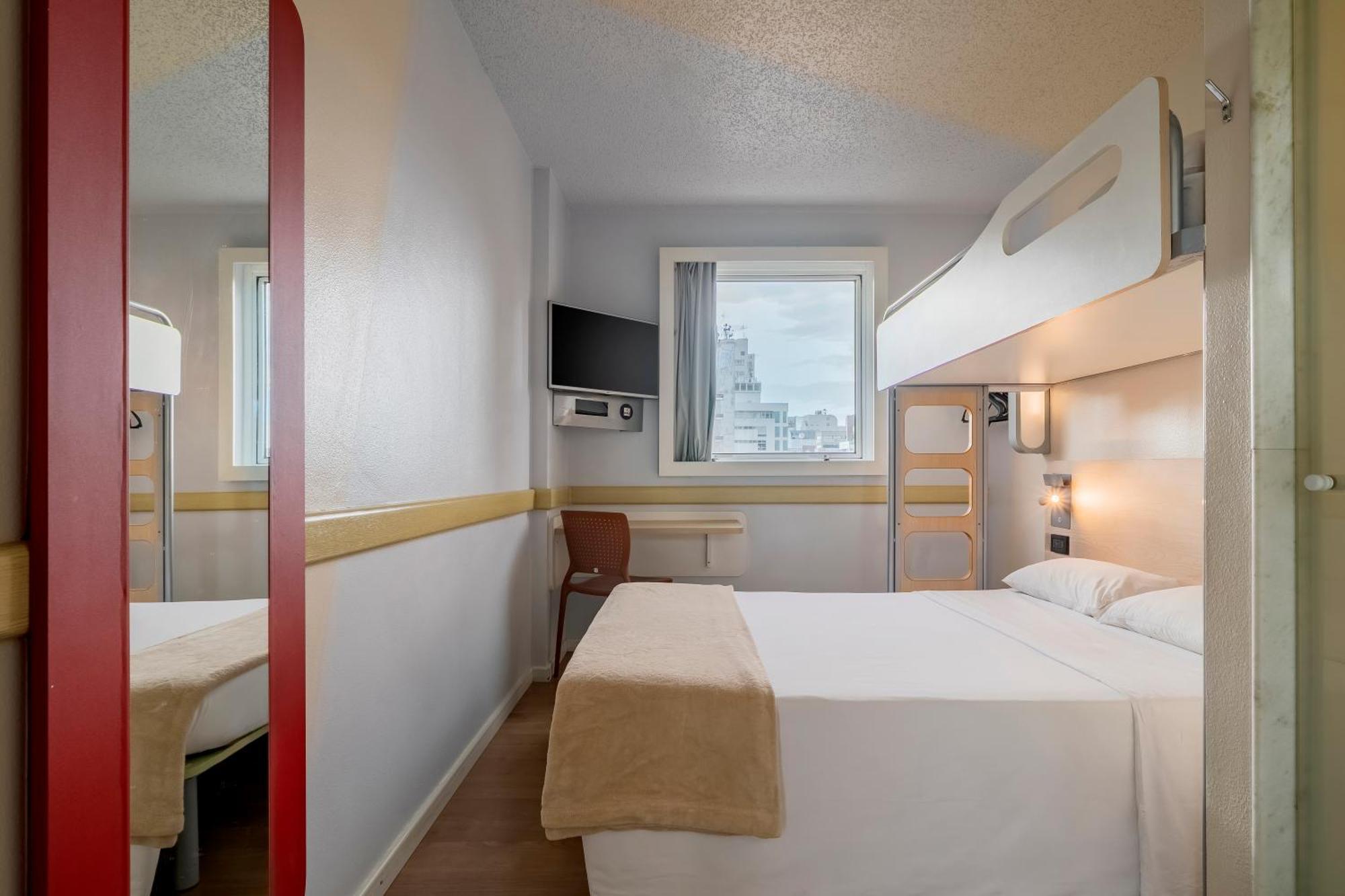 Apartamento Superior com 1 Cama de Casal e 1 de Solteiro