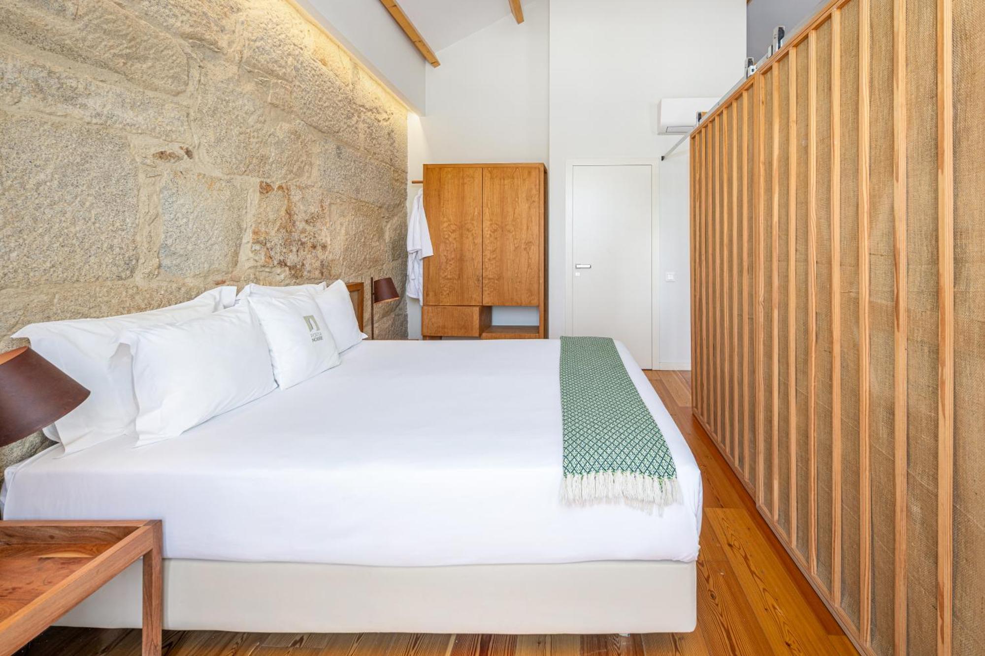 One-Bedroom Apartment Balcony,1692141115:JPEG