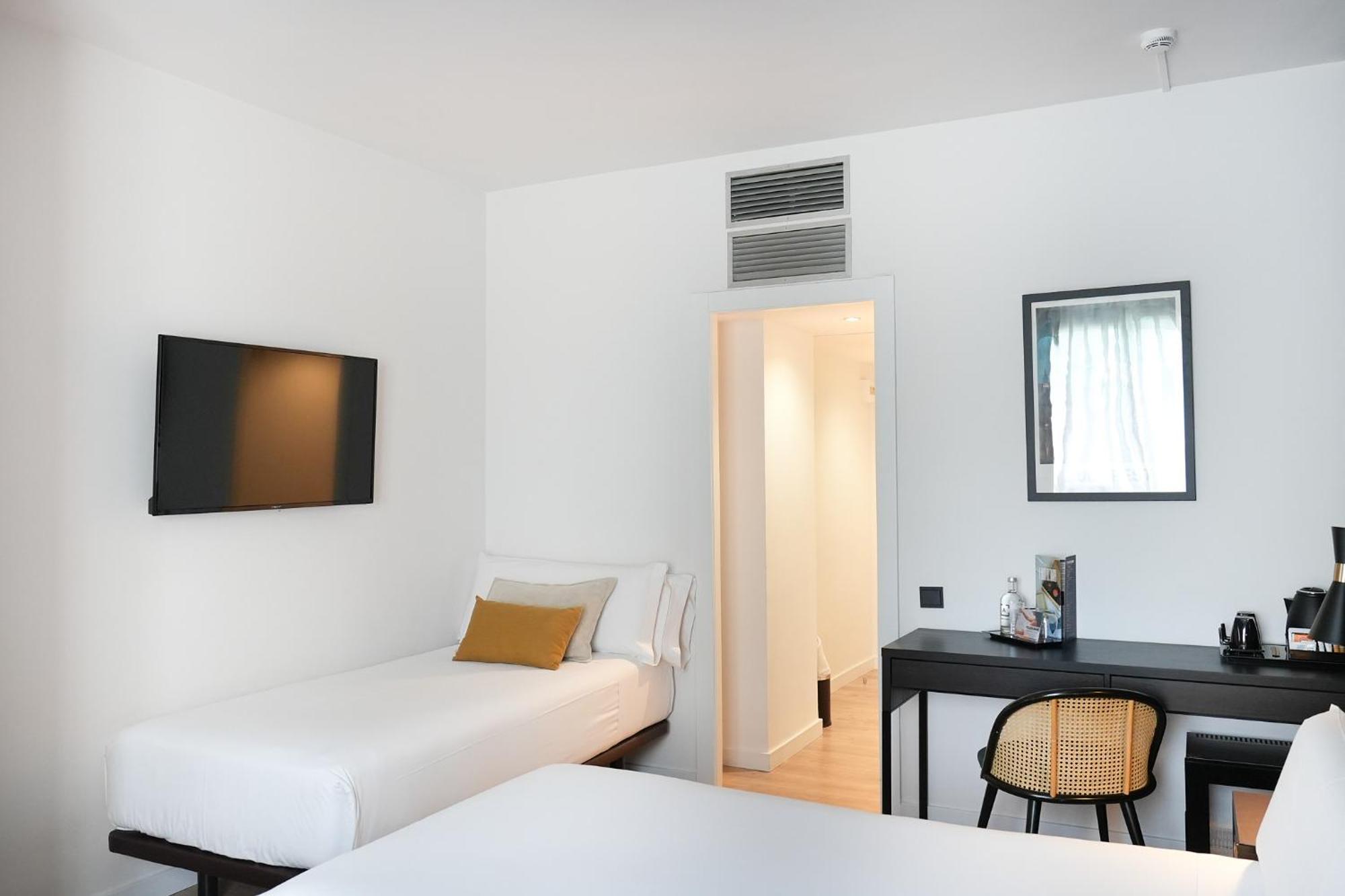 Double Room,1693273626:JPEG