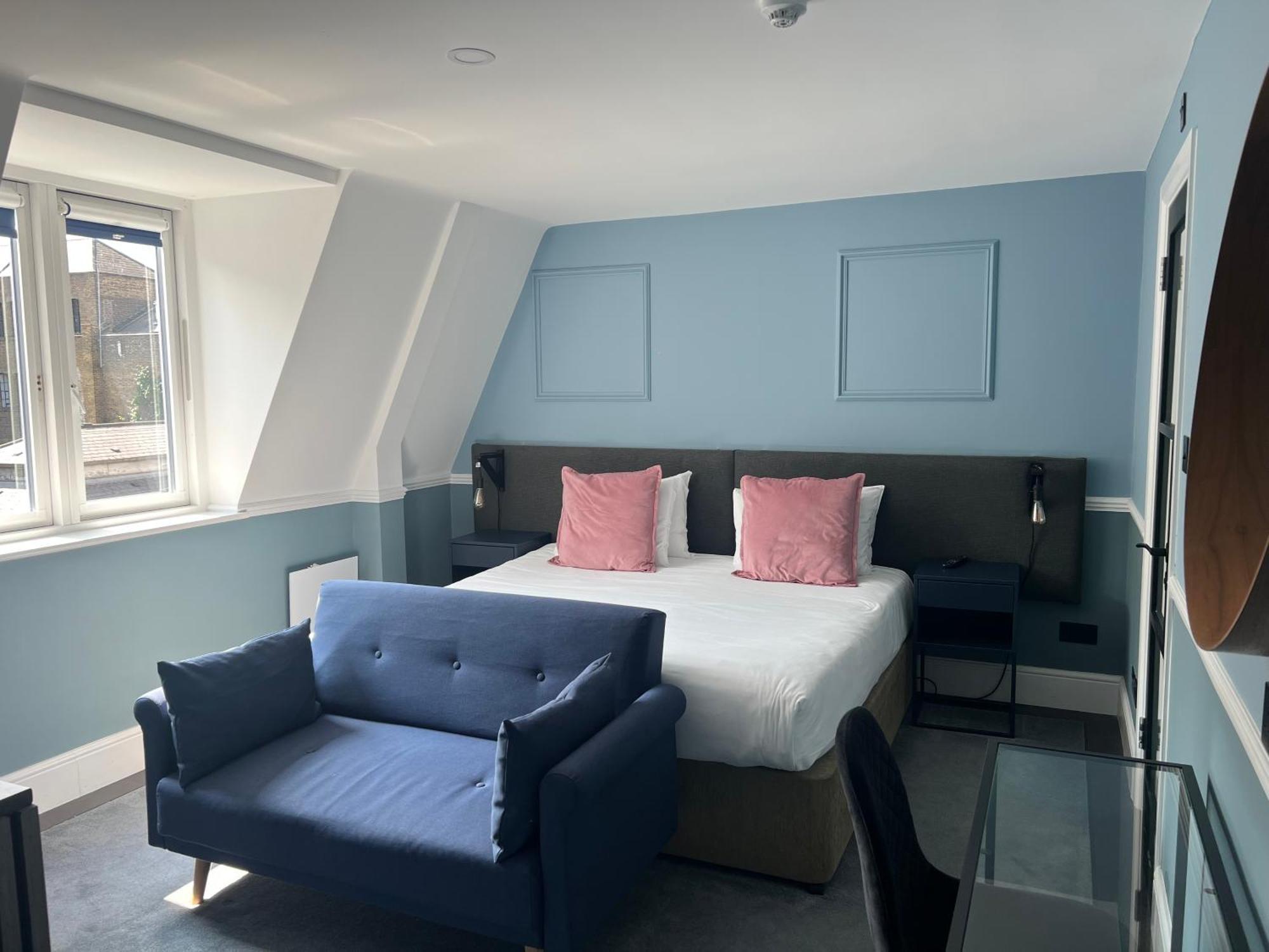 Deluxe King Room,1694529690:JPEG
