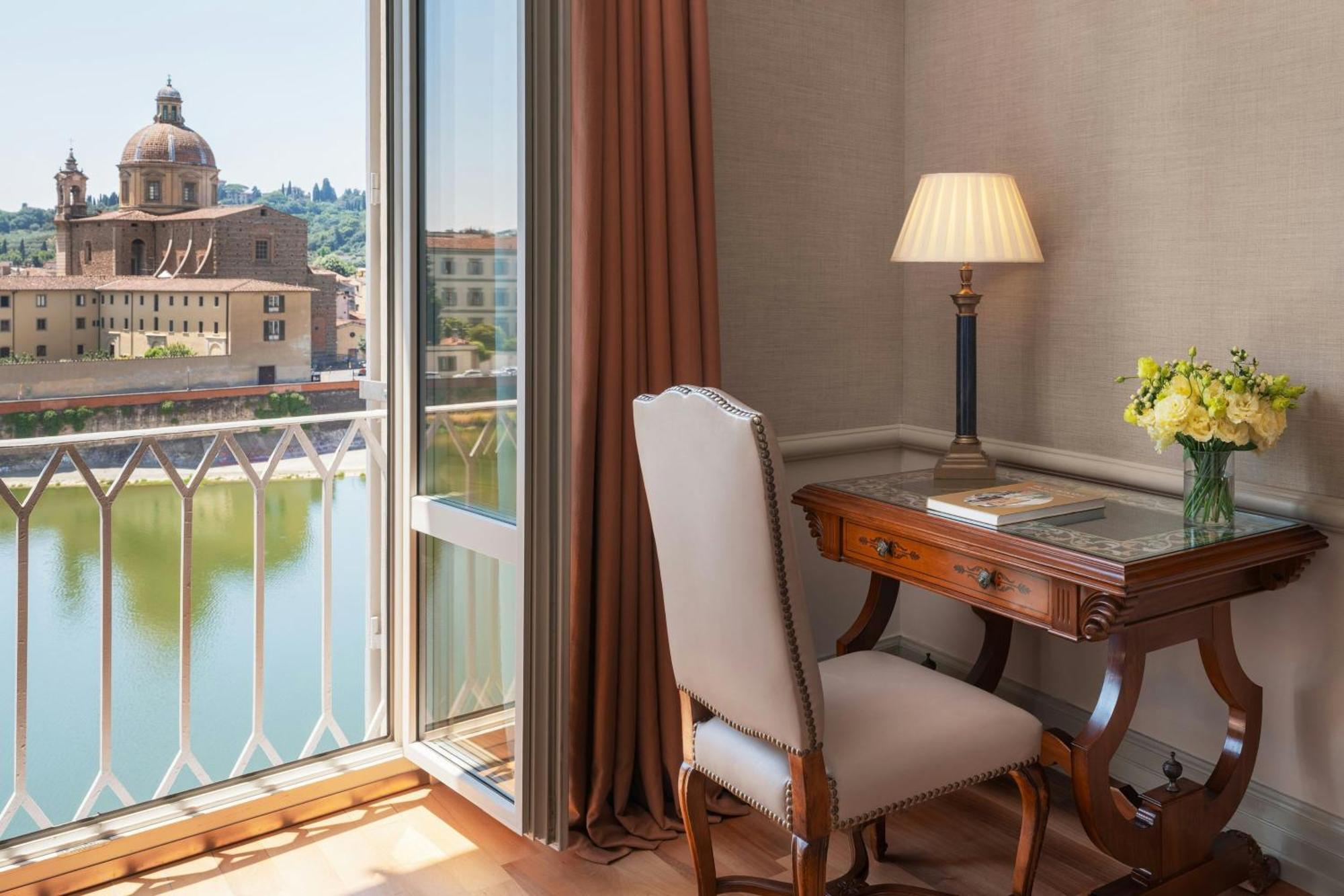 Premium Larger King Room River View