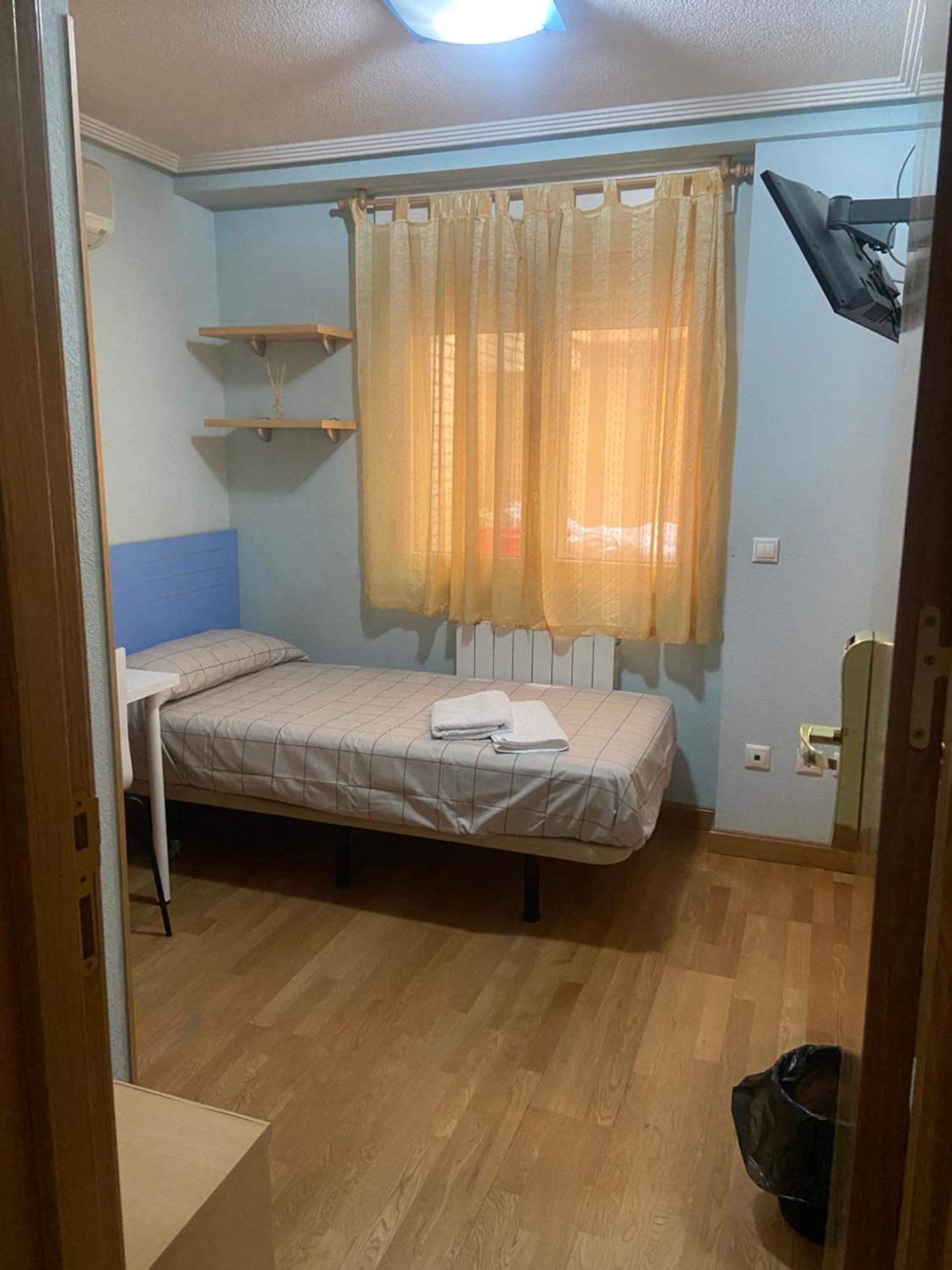 Single Room Private Bathroom,1696223501:JPEG