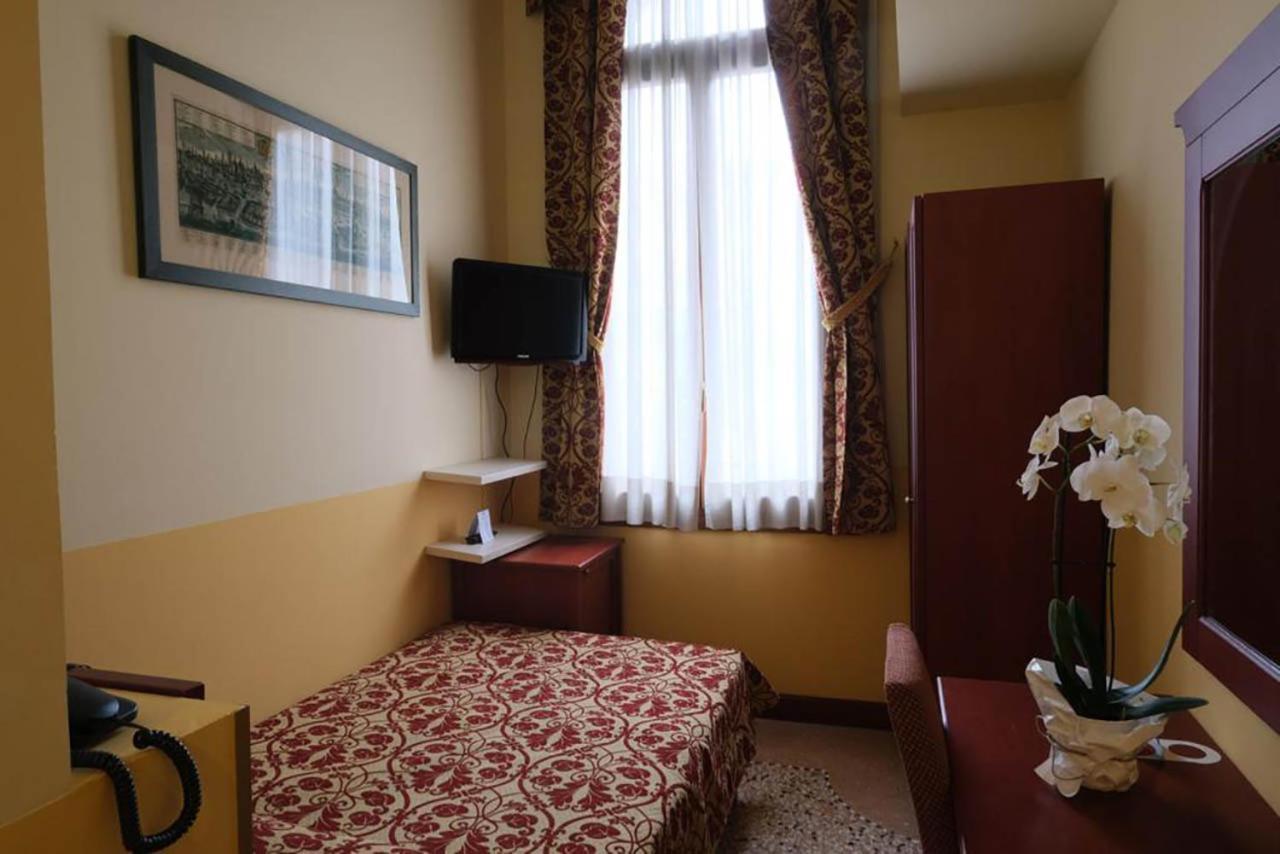 Single Room,1697036419:JPEG