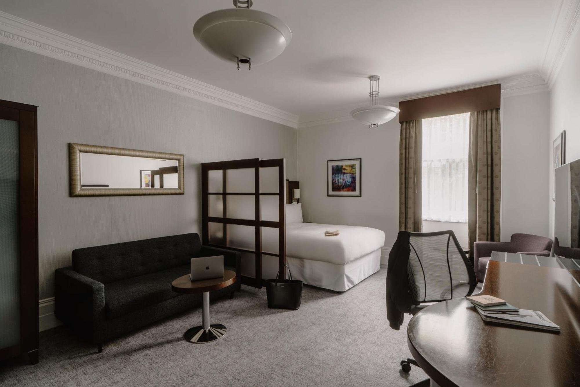 One-Bedroom Suite Kitchenette