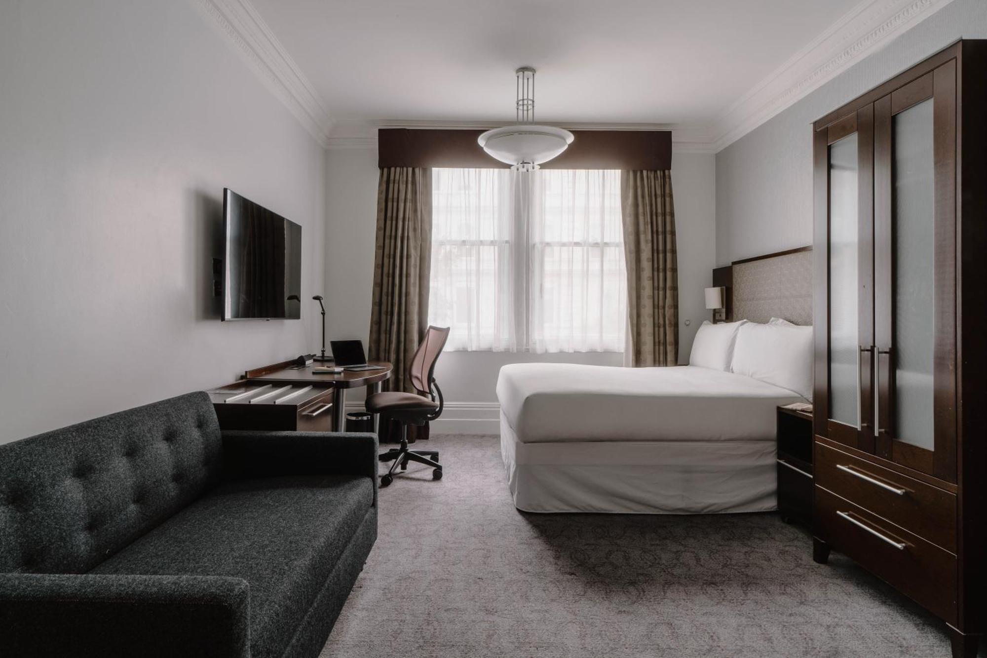 Superior Queen Room,1697773769:JPEG