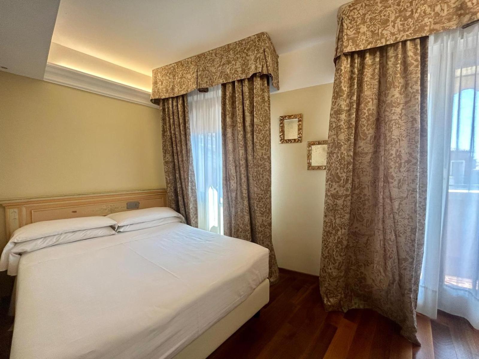 Small Double Room,1697790929:JPEG