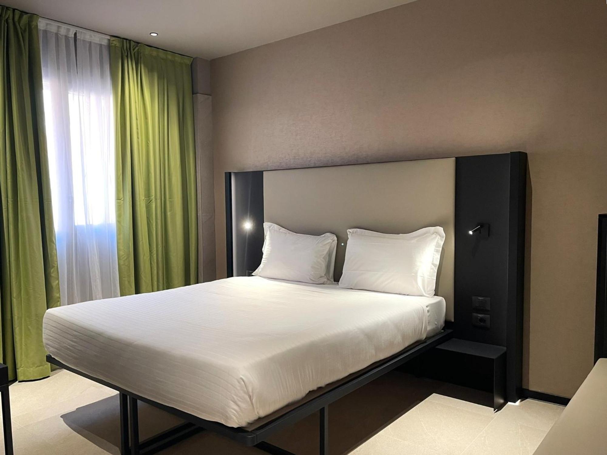 Triple Room City View,1697794788:JPEG