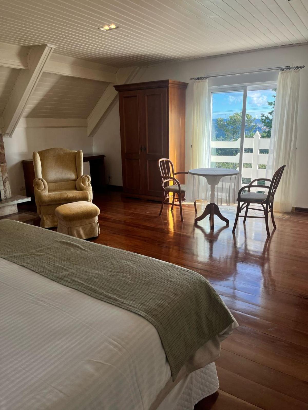 Quarto Deluxe com Cama King-size