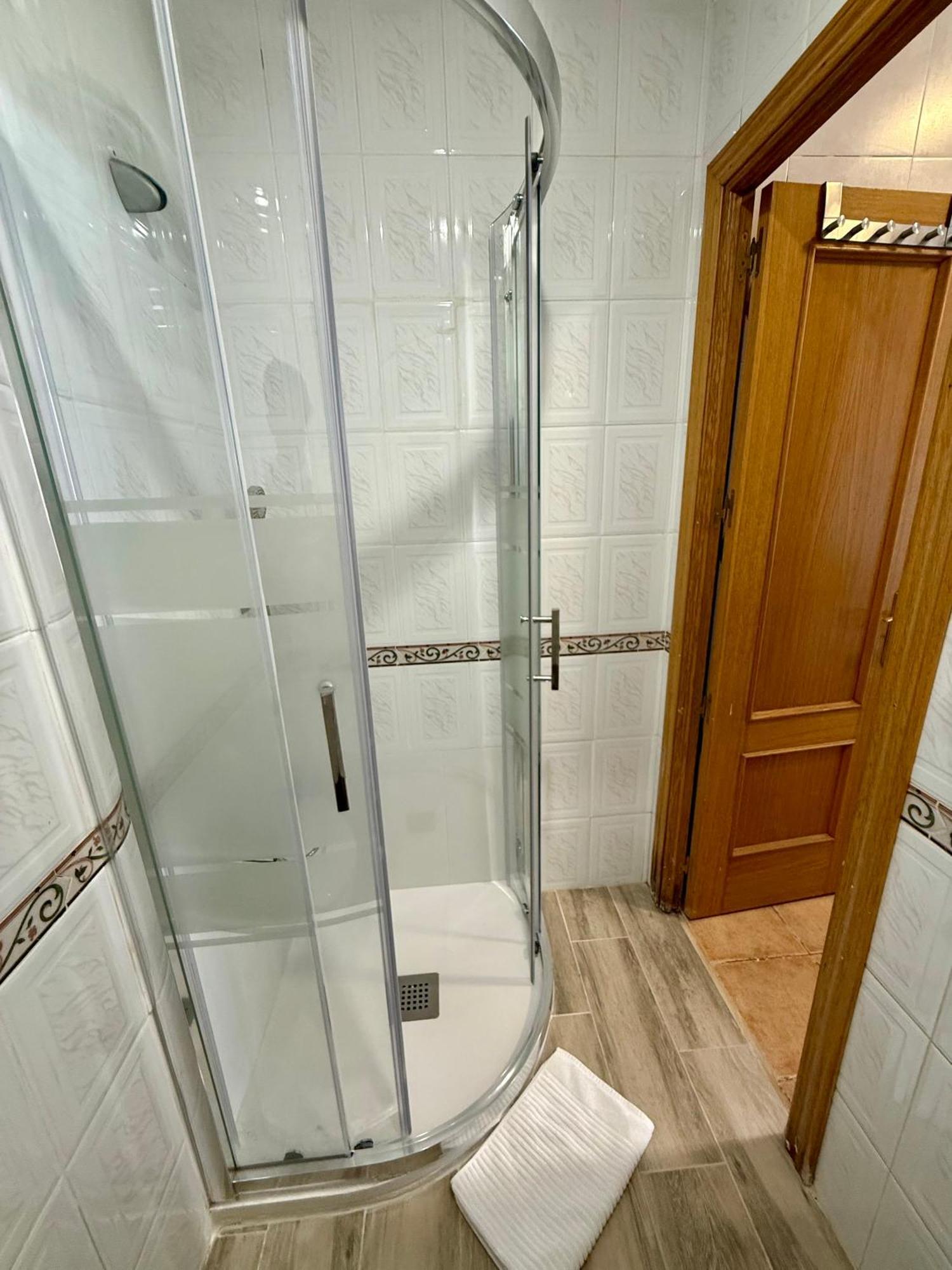 Triple Room Private Bathroom,1746941688:JPEG