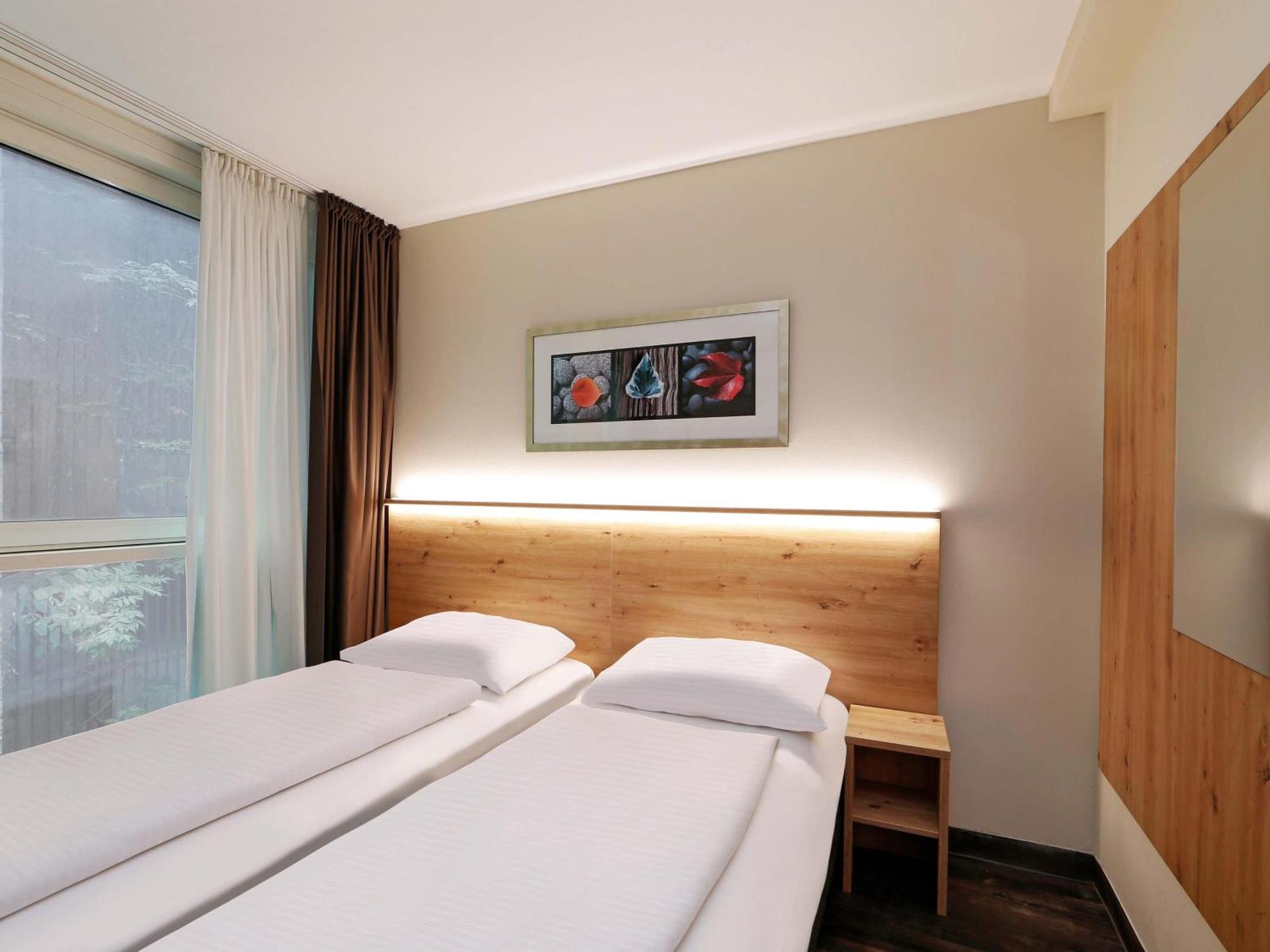 Twin Room,1698848757:JPEG