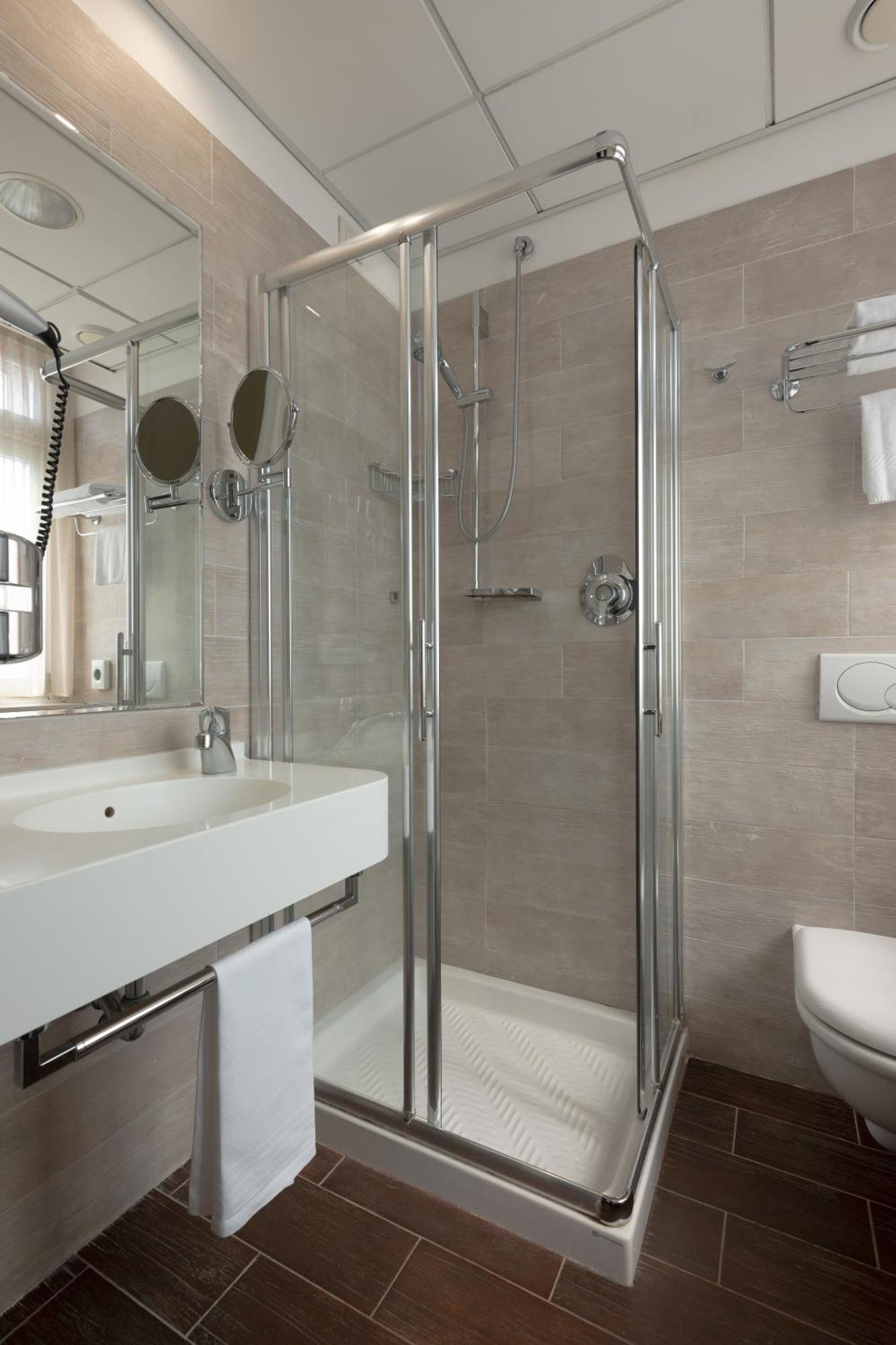 Standard Queen Room,1698868070:JPEG