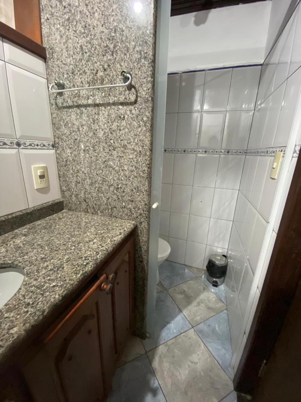 Quarto Individual Econômico