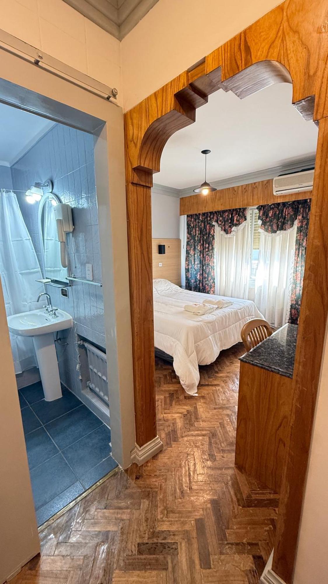Standard Double or Twin Room,1698917832:JPEG