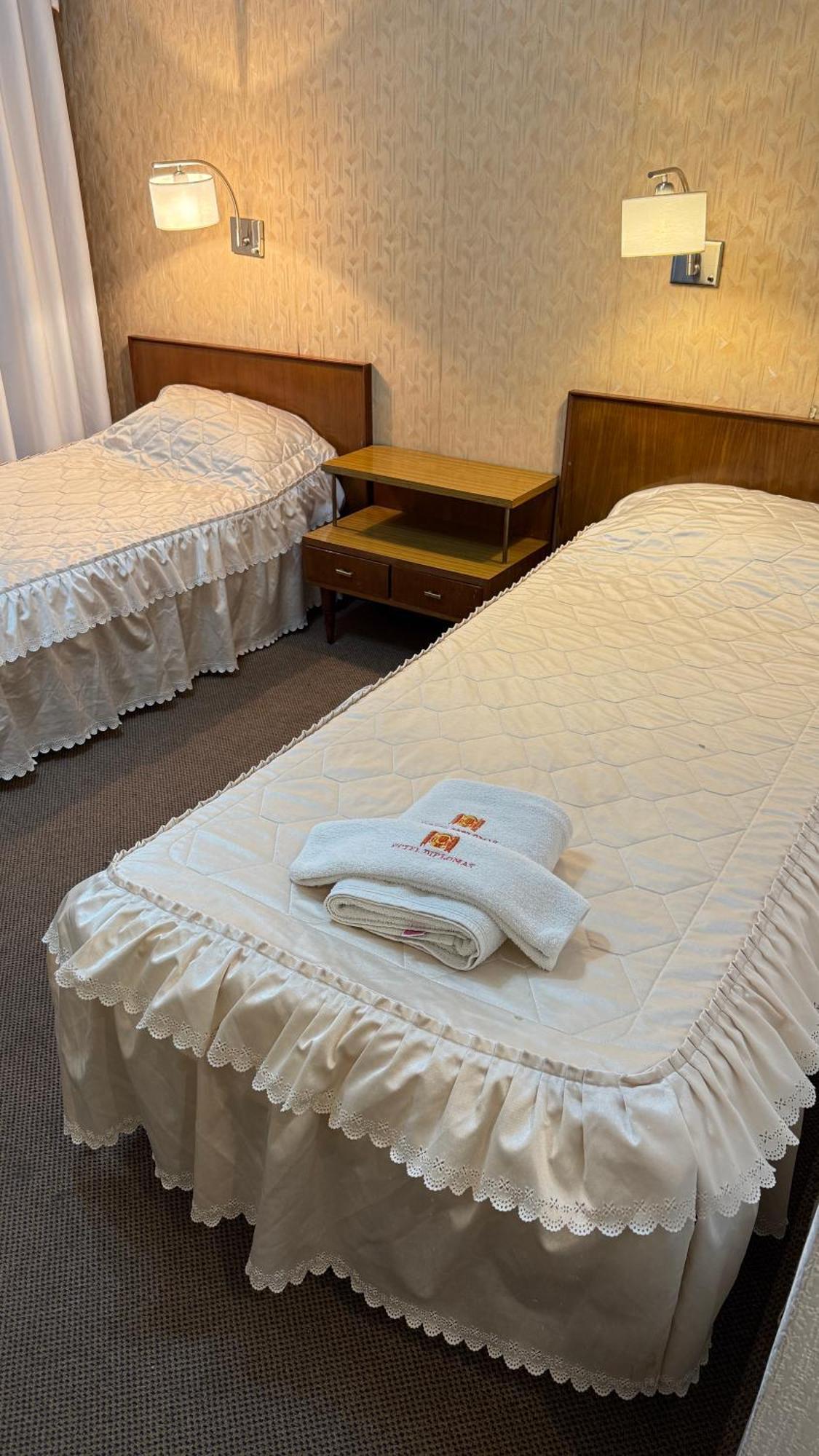 Twin Room,1698917058:JPEG