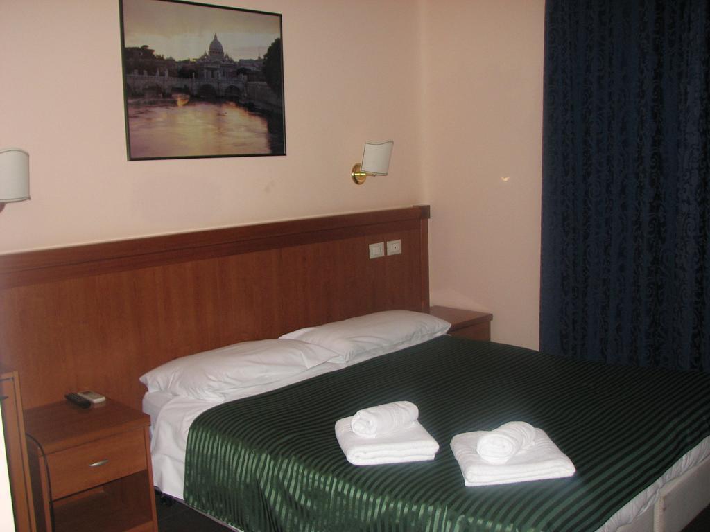 Double or Twin Room,169999827:JPEG