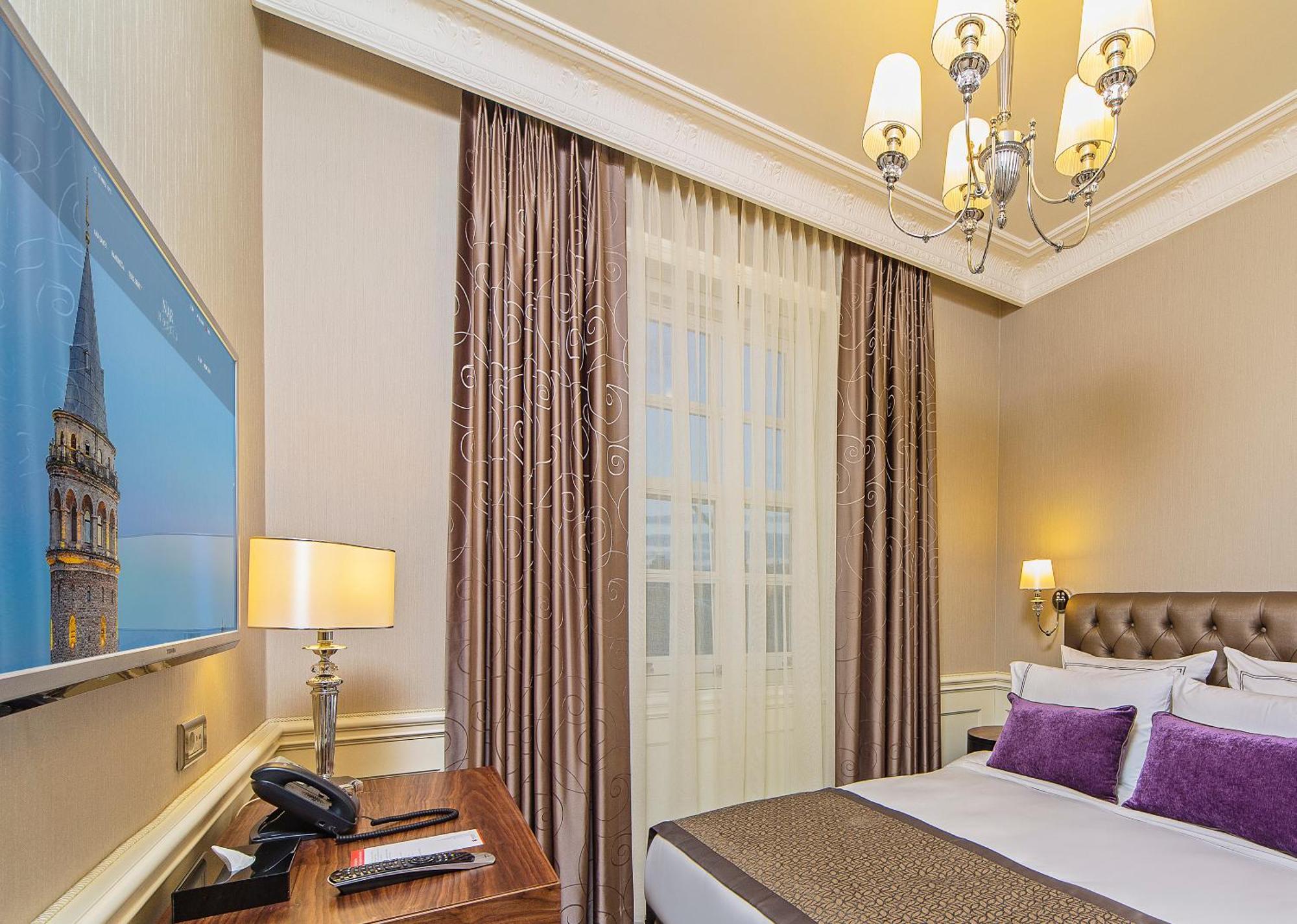 Deluxe King Room,1699037211:JPEG