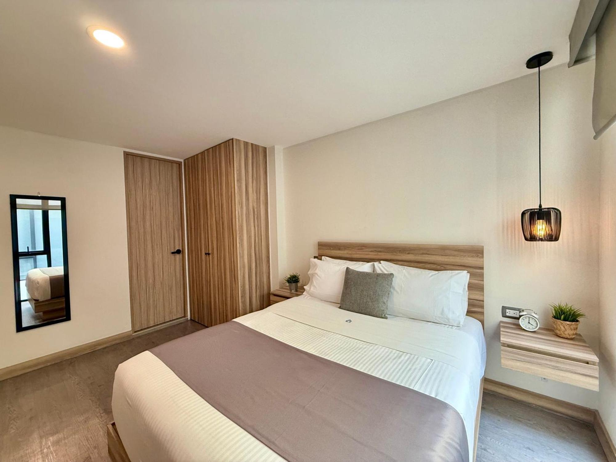Superior Queen Room,1593974935:JPEG