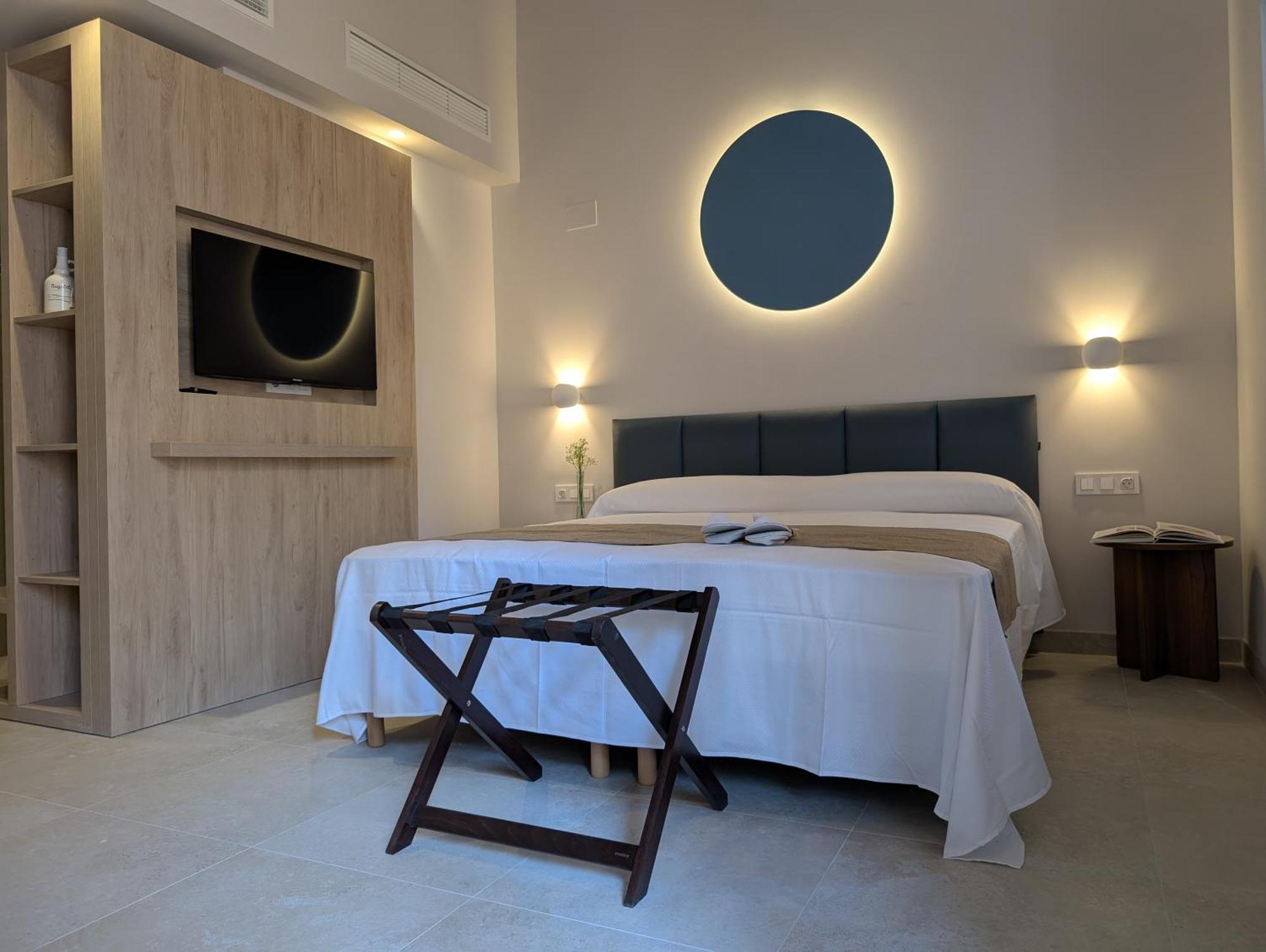 Double Room,1700587693:JPEG