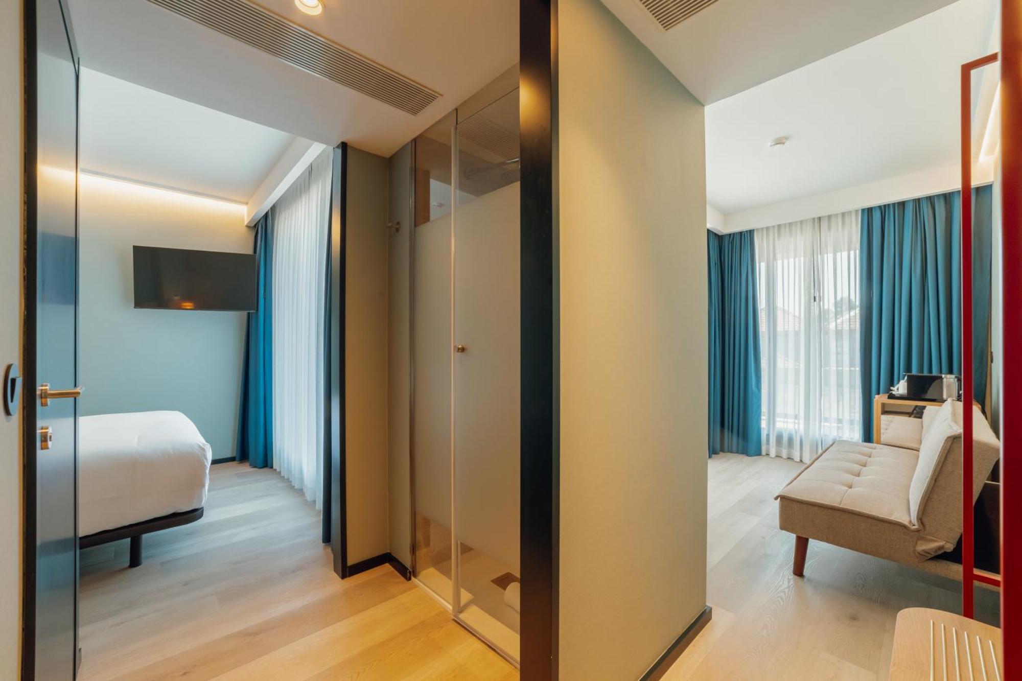 Single Room Balcony,1701640366:JPEG